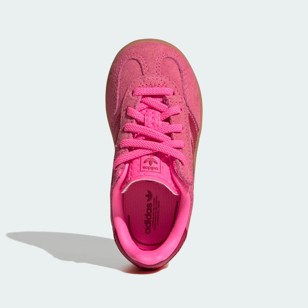 Detalle de Zapatilla Gazelle Indoor Comfort Closure de Adidas: comodidad y estilo en interiores
