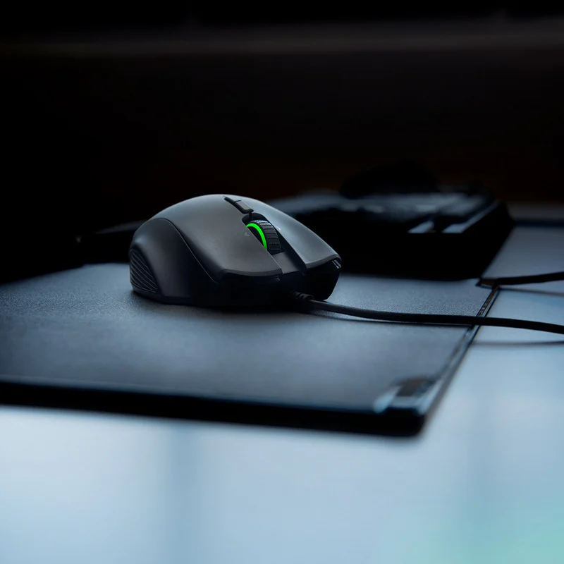 Detalle de Razer Naga Trinity: Ratón gaming 16.000 DPI con 12 botones intercambiables