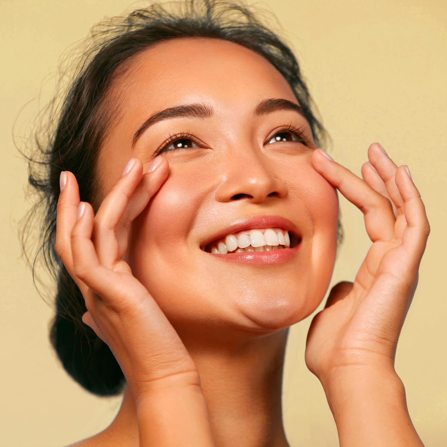 Thumbnail 4 de Amazon Basics Brightening Anti-Aging Vitamin C Serum with Hyaluronic Acid (1 fl oz)