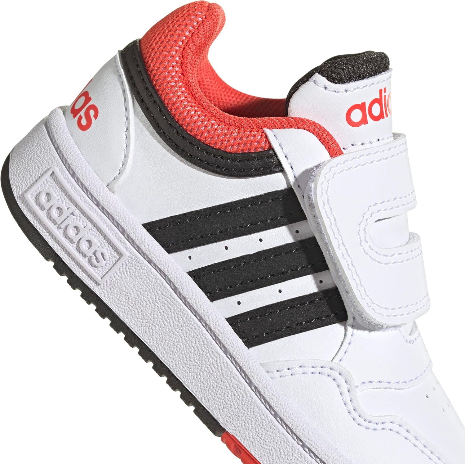 Detalle 2 de Adidas Originals Boys Hoops Shoes – Cloud White, Core Black, Bright Red (5 UK)