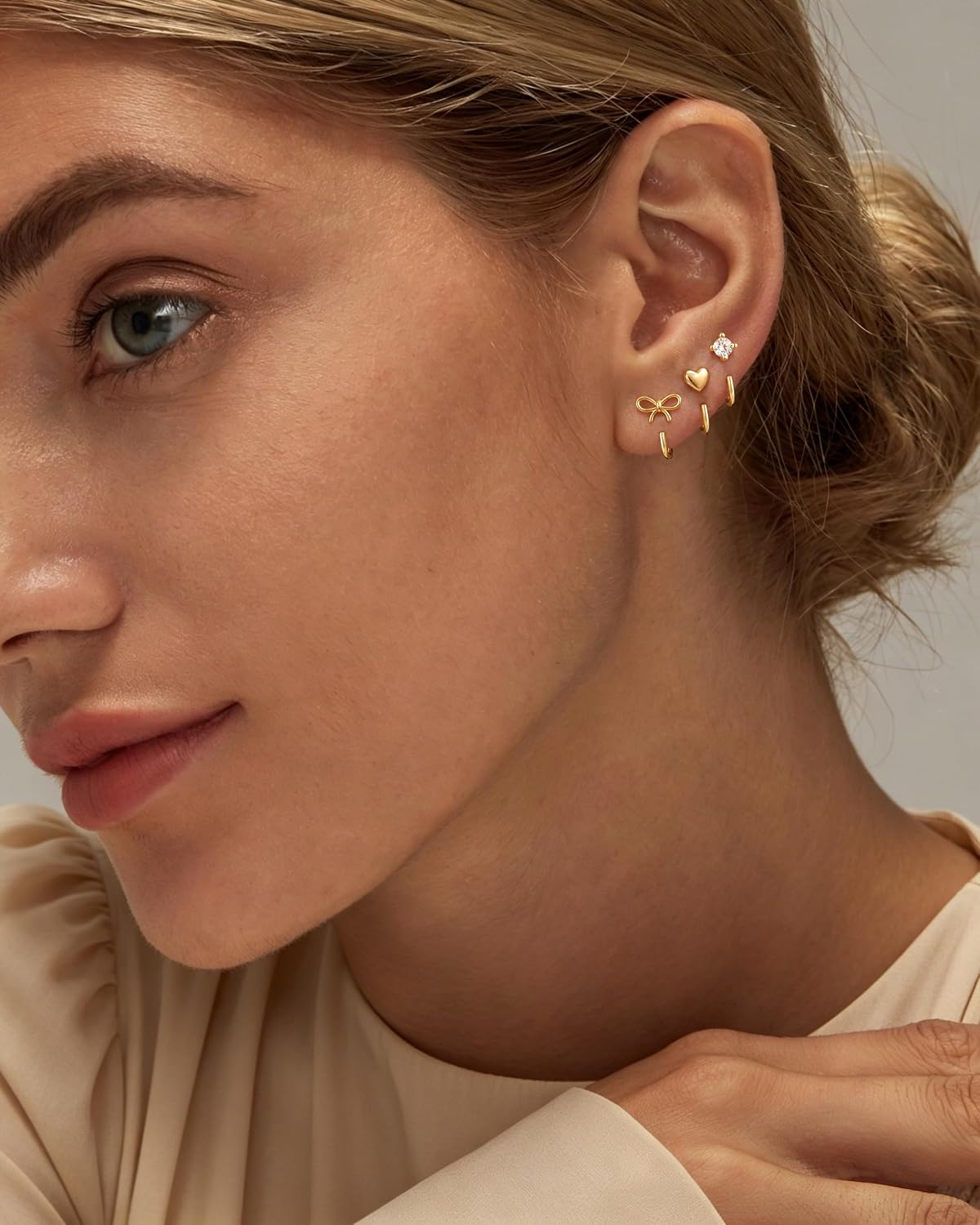 Detalle de Robaice Backless Hoop Earrings, 14K Gold Plated