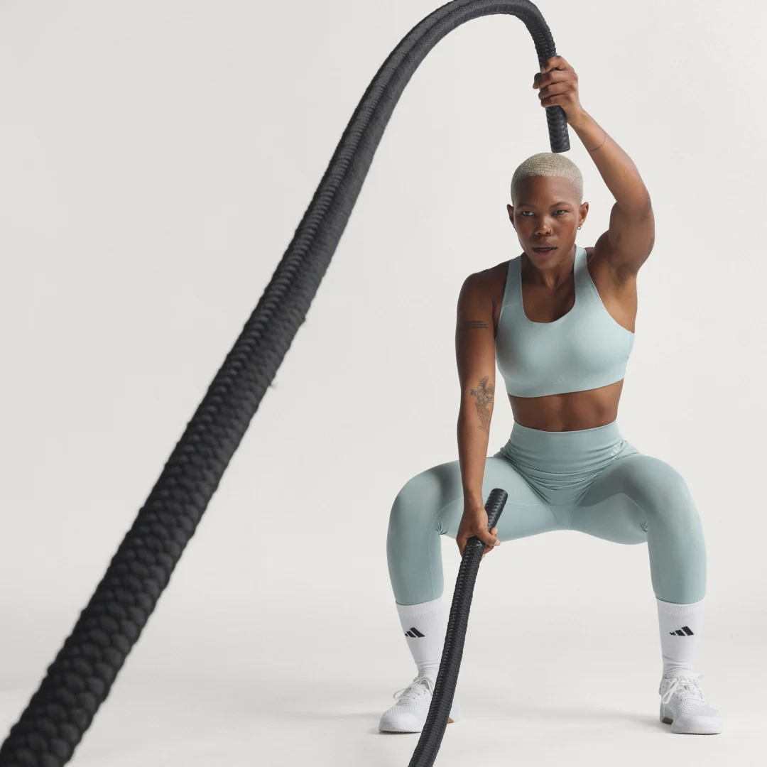 Detalle de Sujetador para alto impacto Optime Power de Adidas: soporte firme para entrenamientos exigentes