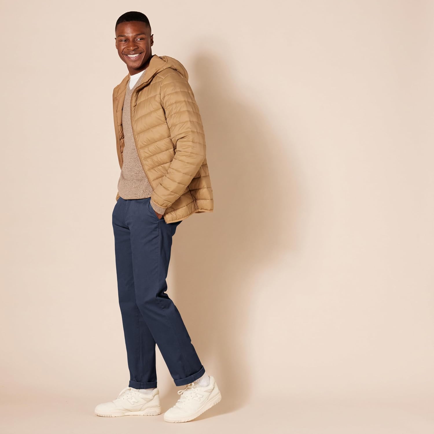 Thumbnail 3 de Amazon Essentials pantaloni chino casual elasticizzati con vestibilità slim uomo