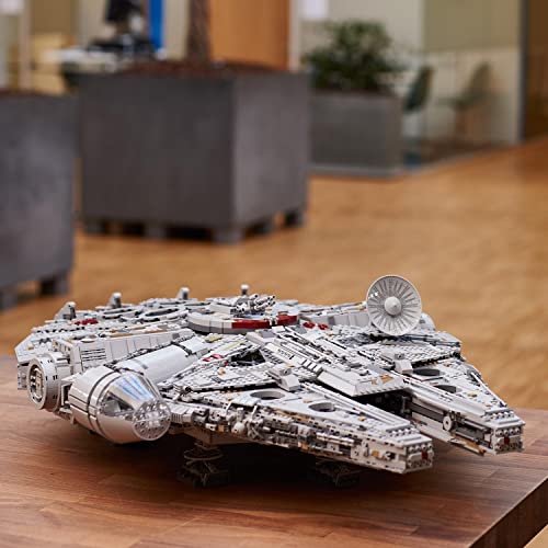 Thumbnail 1 de LEGO Star Wars Millennium Falcon UCS Set (75192) — A detailed display model for adults