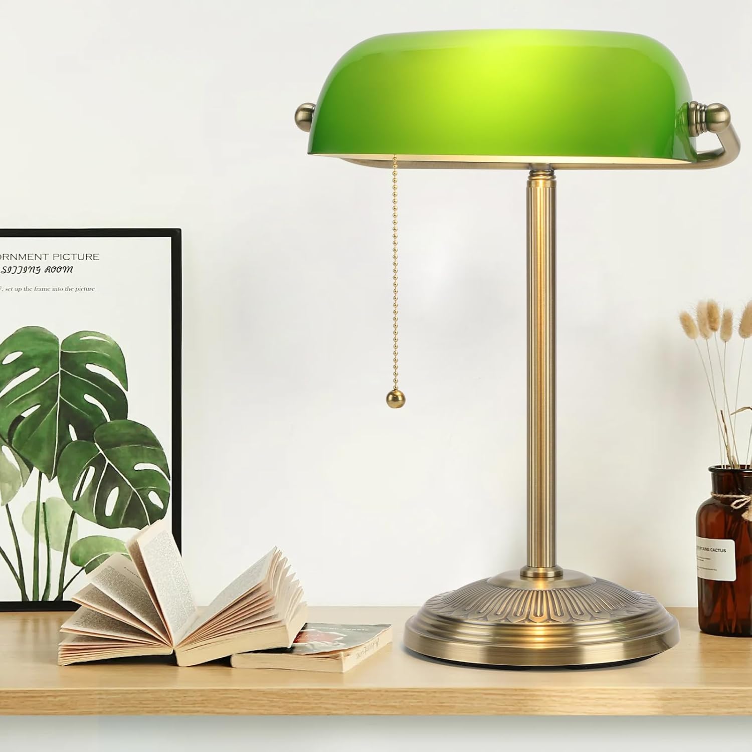 Detalle de BNYFDC HD250808 Bankers Desk Lamp, Green Glass Shade and Brass Finish
