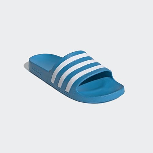 Detalle 2 de Adilette Aqua Slides para adulto de adidas: Solar Blue / Cloud White, talla 42 EU