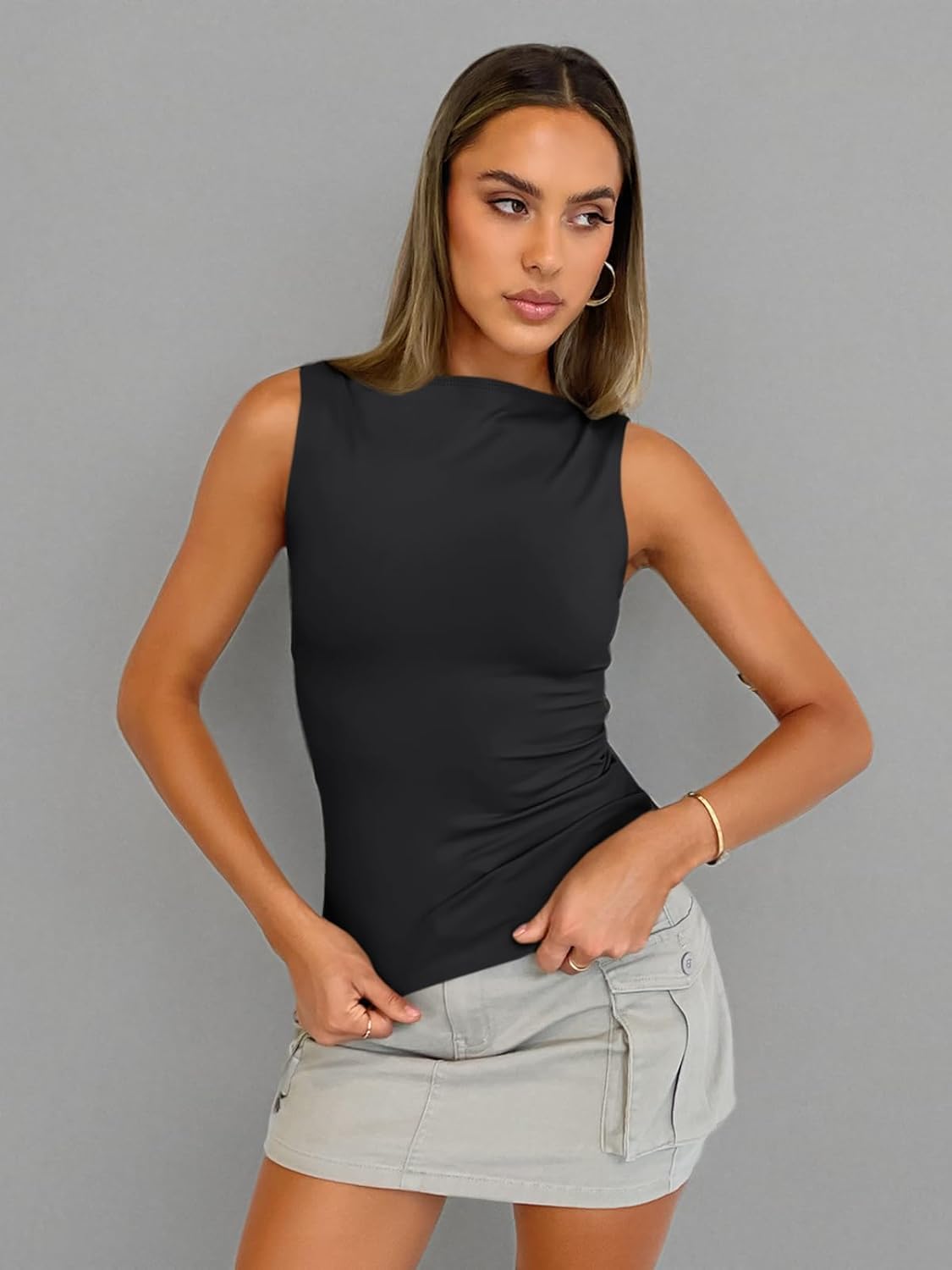 Detalle de Trendy Queen Women’s Going Out Summer Tank Tops — Sleeveless Boat Neck Basic