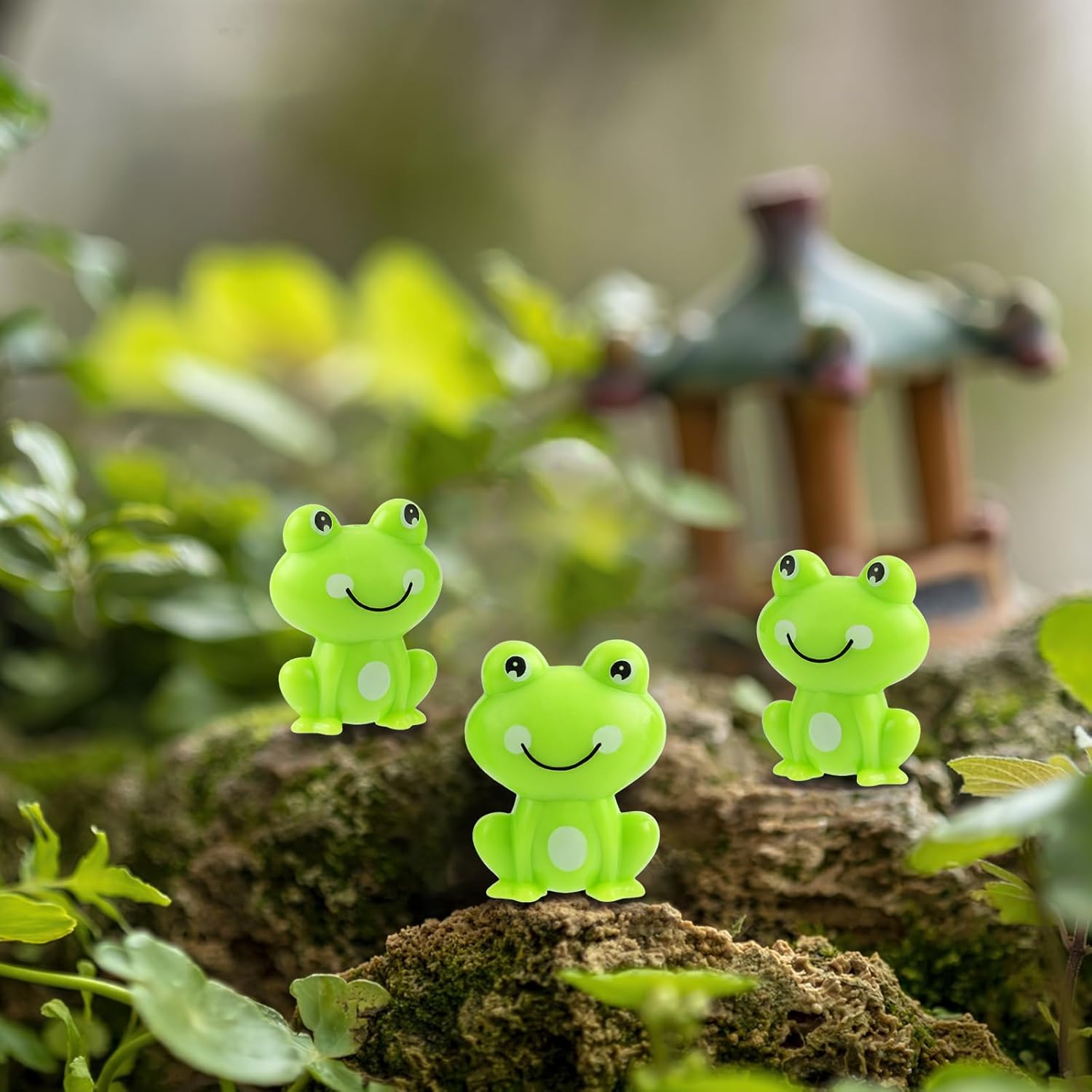 Detalle de BuQiuRen BQR202311 Mini Green Plastic Frog Figurines, 150-Piece Set