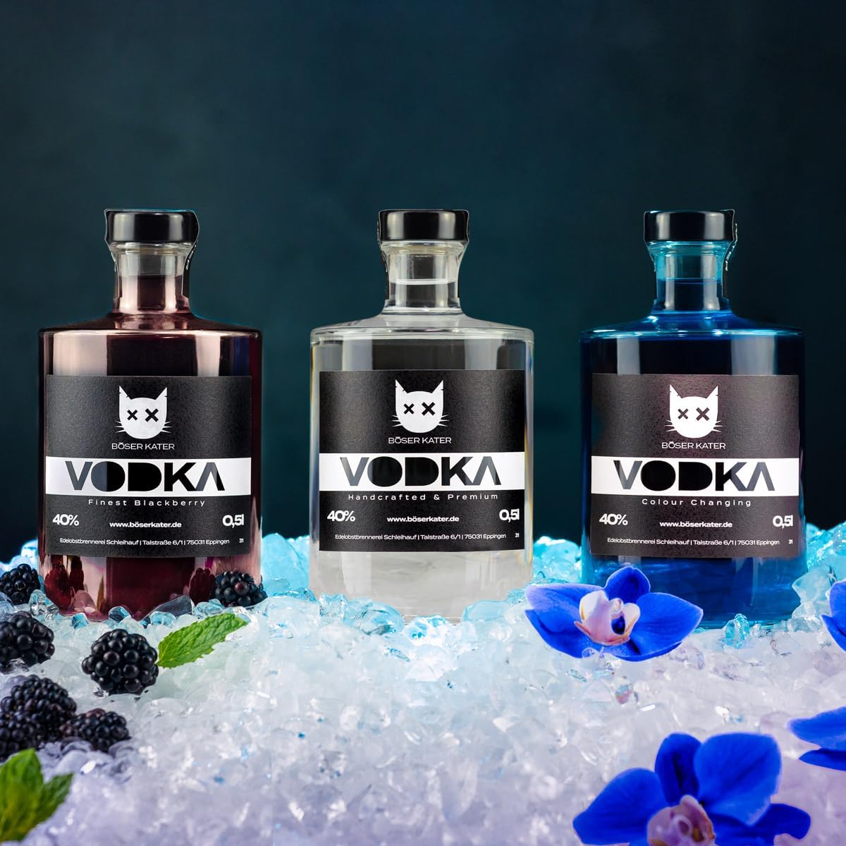 Detalle de BÖSER KATER Wildberry Colourchanging Vodka Geschenkset – 0,5 l mit 2 Gläsern