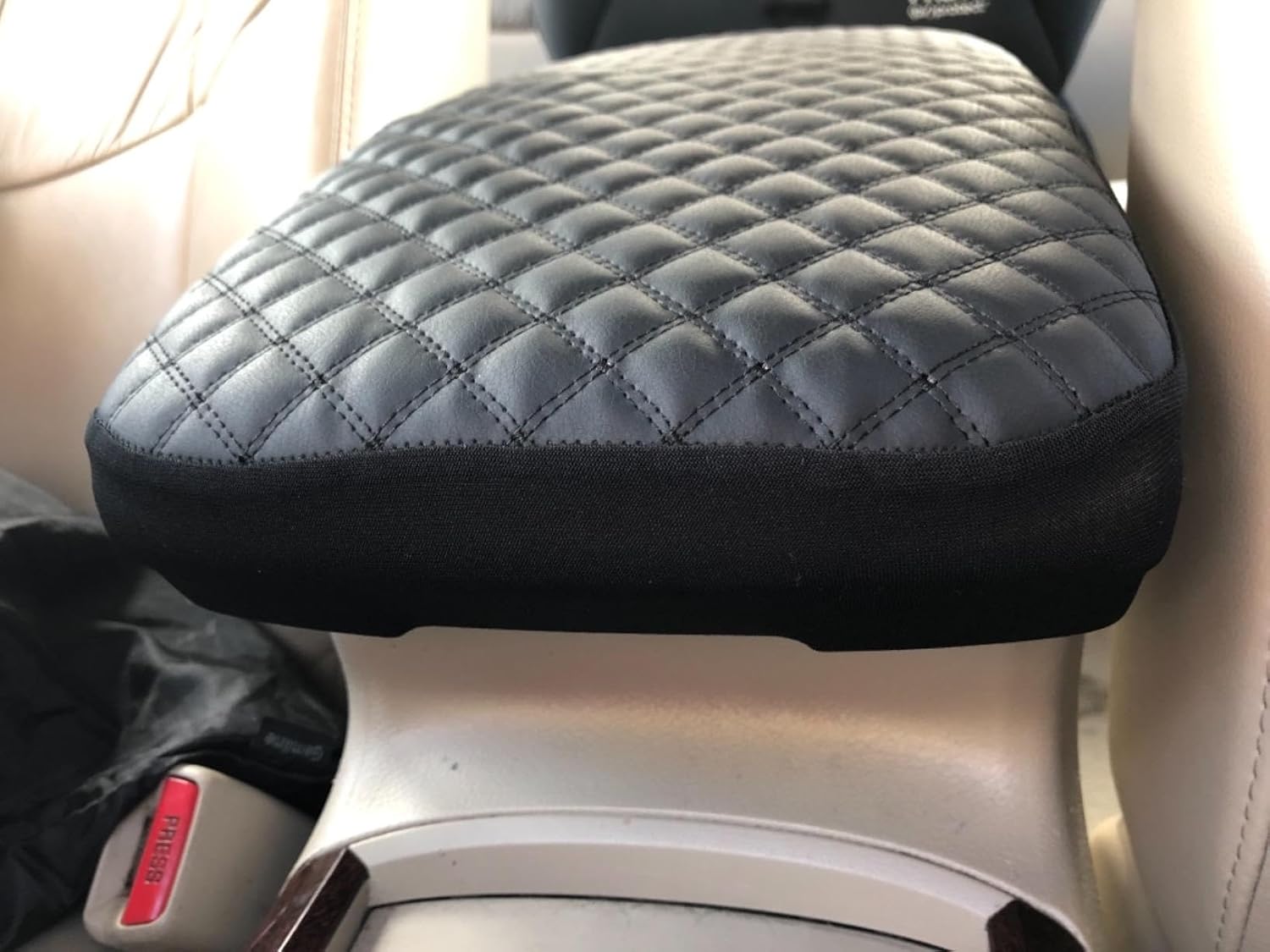 Detalle 1 de It's Us Center Console Armrest Cover, PU Leather