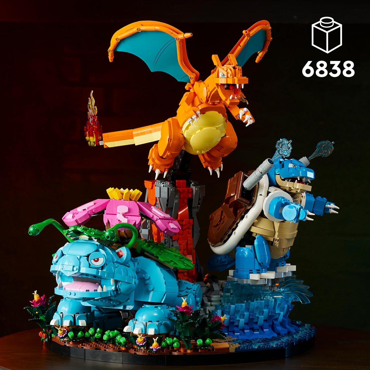 Detalle de LEGO Pokémon 72153 Venusaur, Charizard en Blastoise bouwset, 6.838 onderdelen