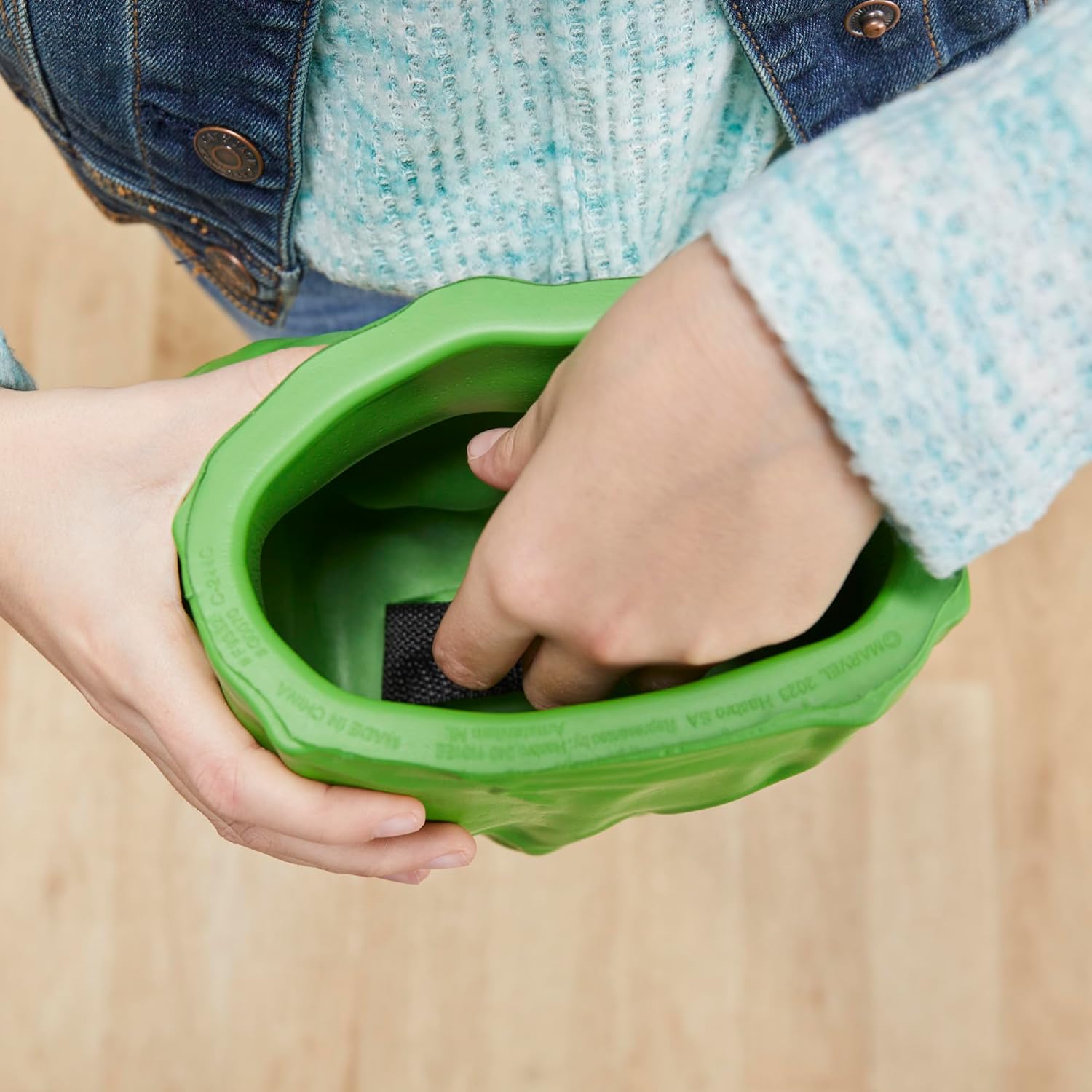 Thumbnail 2 de Gants fracassants Hulk Marvel Star Wars Avengers (jouet de déguisement) – vert