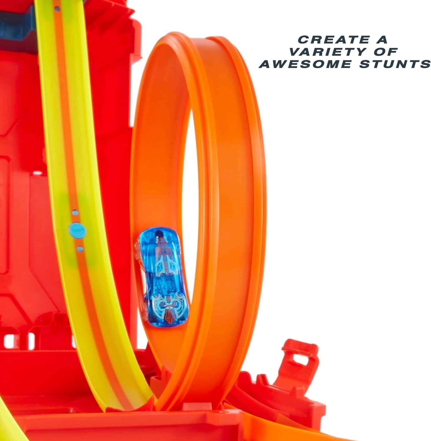 Detalle 2 de Hot Wheels Track Builder Caja de Gasolina y Pistas