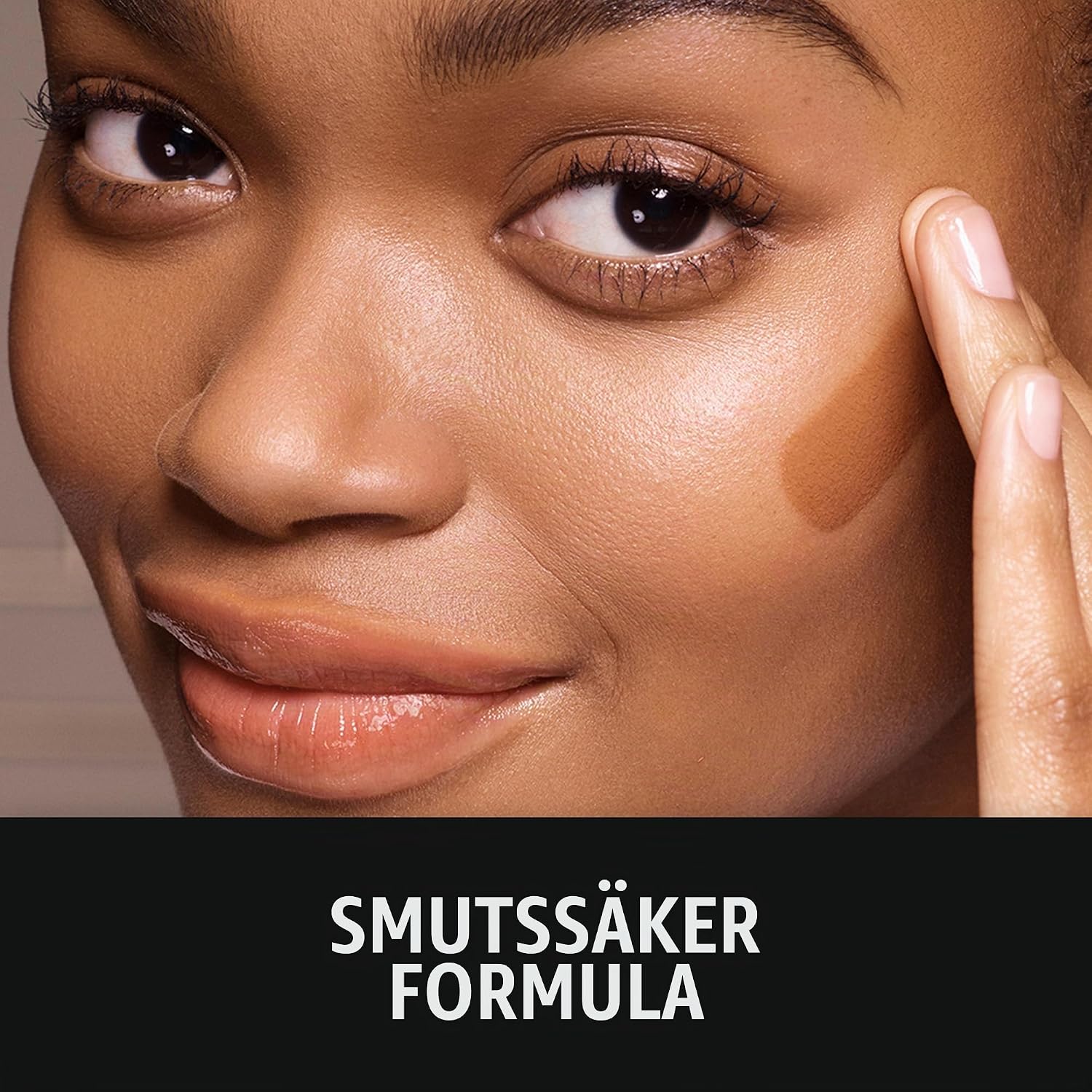 Detalle de Max Factor Lasting Performance 107 – flytande foundation, parfymfri och oljefri