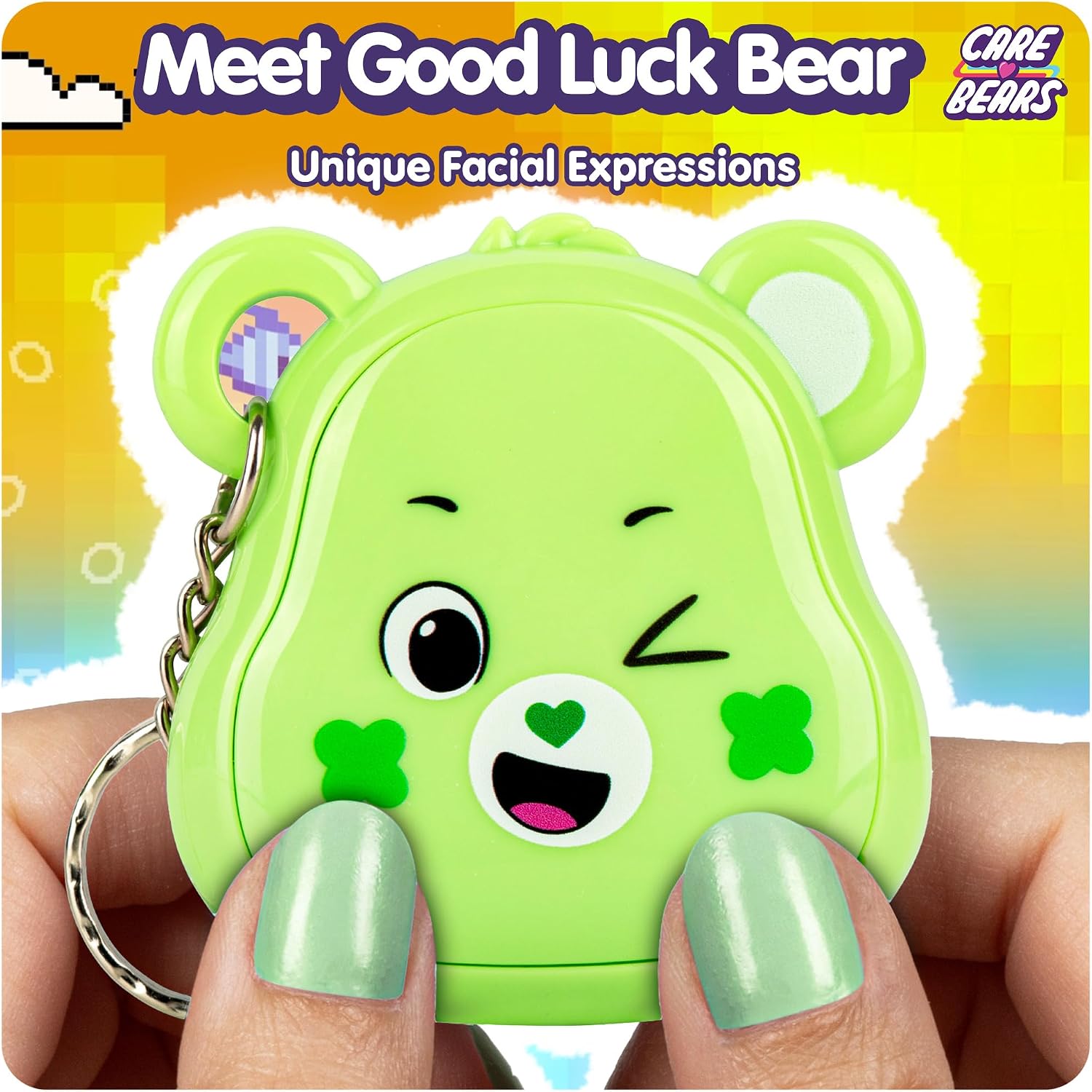 Detalle 2 de Care Bears Digital Pet – Good Luck Bear Cyber Pet (handheld interactive virtual pet)