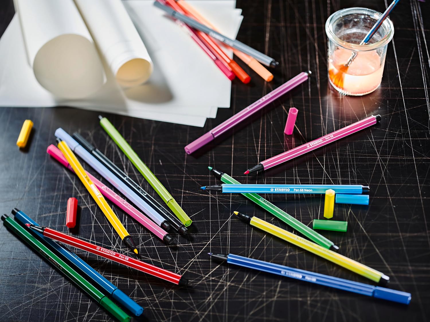 Detalle de STABILO Pen 68 ARTY Edition: rollerset premium da 25 colori assortiti
