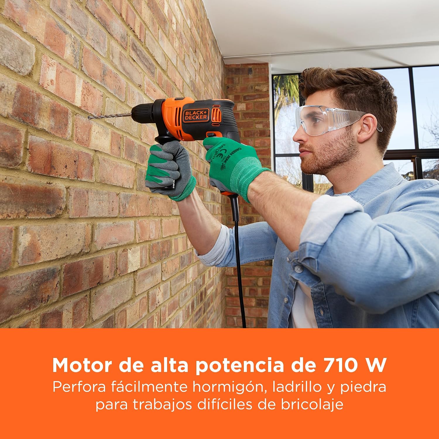 Detalle 1 de Black+Decker BEH710K-QS Taladro percutor 710 W