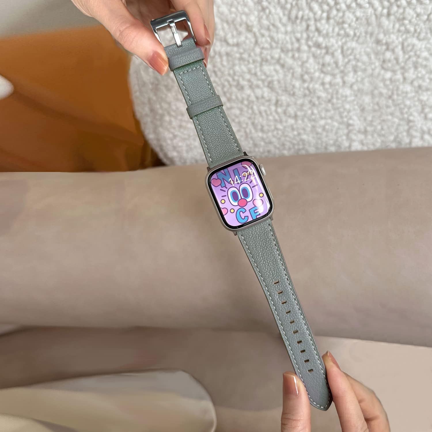 Detalle de MUENShop Sheep Leather Apple Watch Strap – 42mm to 49mm, Soft Sheepskin with Stainless Clasp
