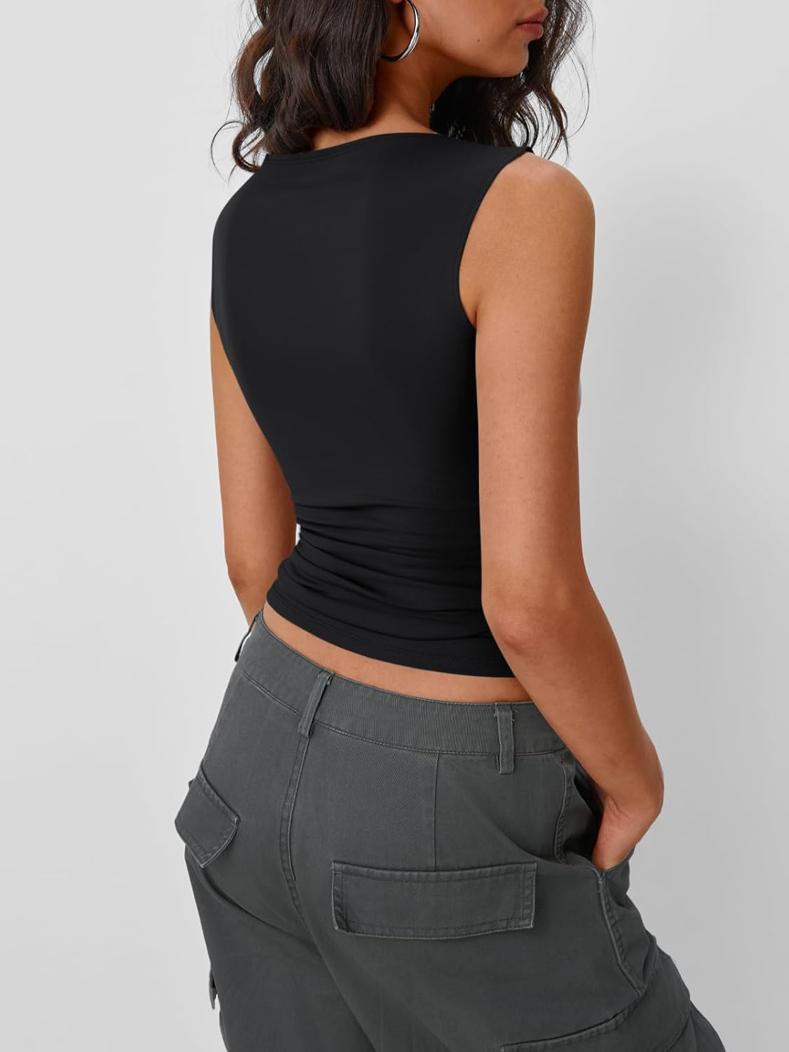 Detalle de Trendy Queen Women’s Going Out Summer Tank Tops — Sleeveless Boat Neck Basic