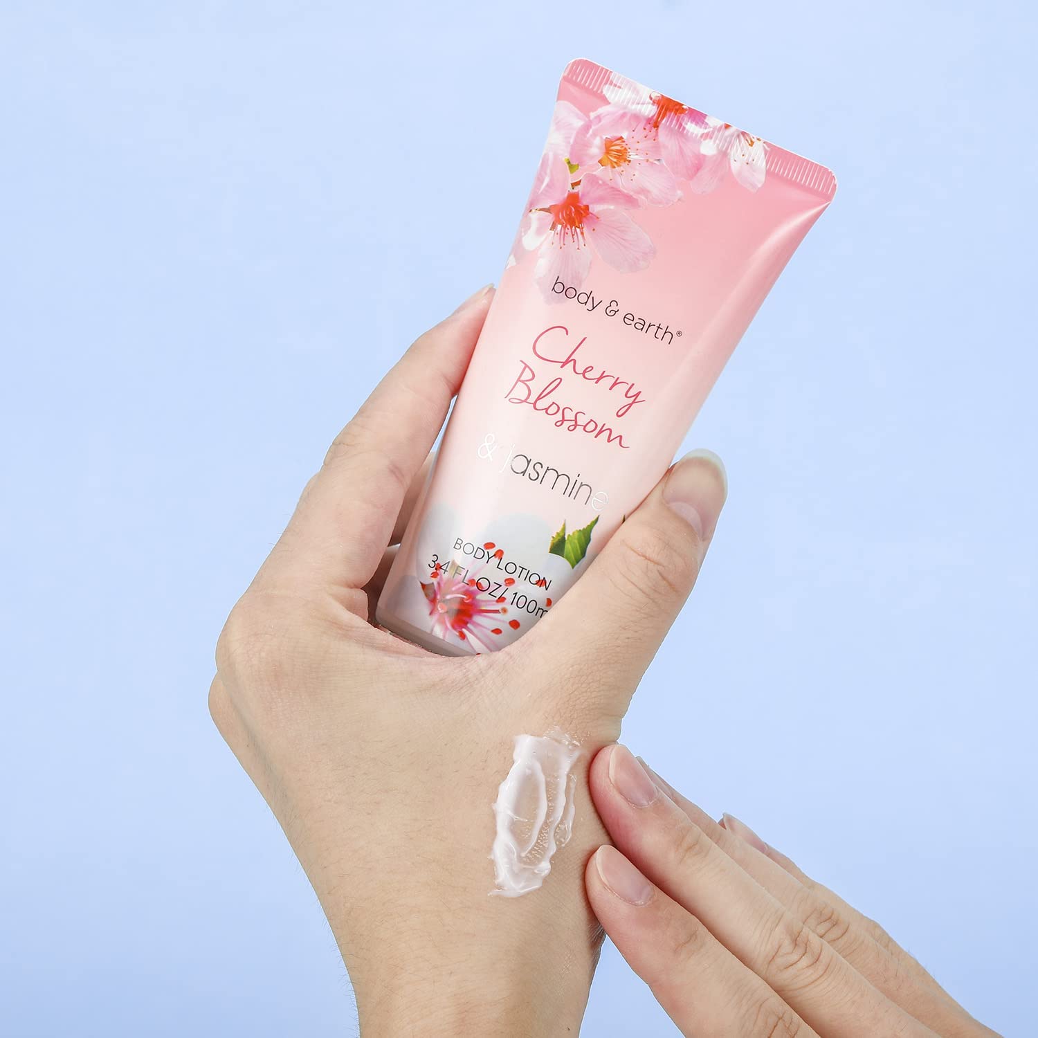 Detalle de BODY & EARTH 8-teiliges Geschenke-Set für Frauen mit Kirschblüten & Jasmin Duft