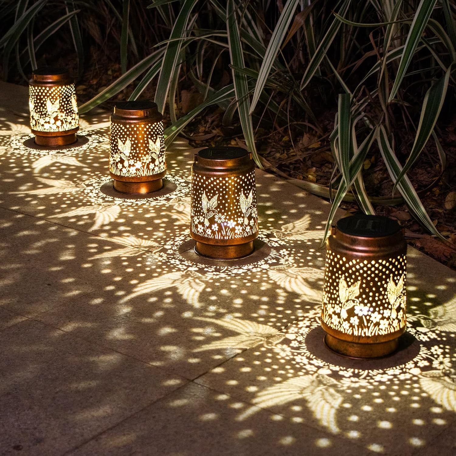 Thumbnail 1 de TickTime 2 Pack Hummingbird Garden Solar Lanterns (Brown) – Copper-style vintage outdoor decorative lights