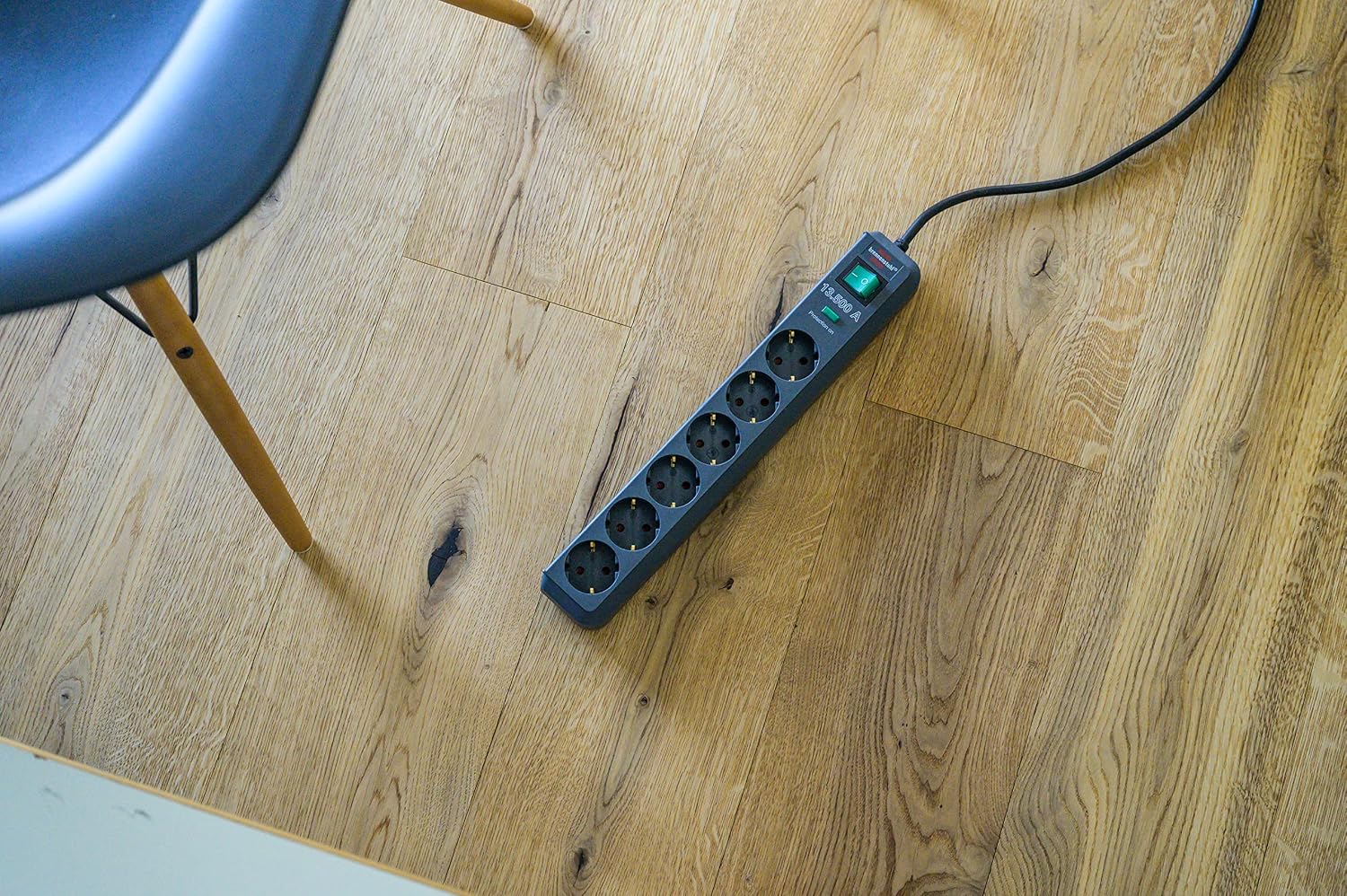 Detalle de Brennenstuhl Eco-Line 13.500A Multiprise 6×5 m – fiabilité et praticité
