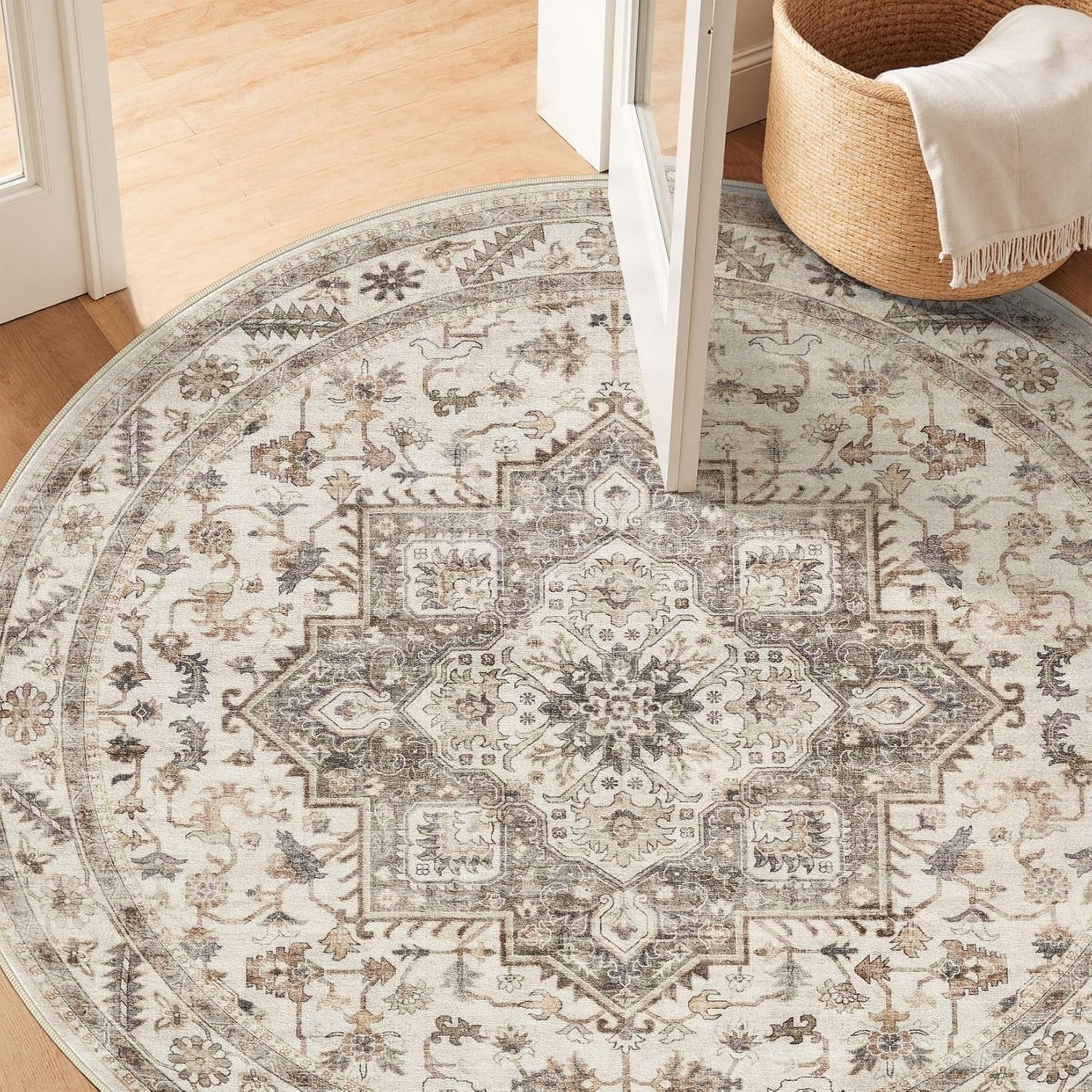 Detalle 1 de cotiled 5ft Round Area Rug, Light Brown Traditional Distressed Design