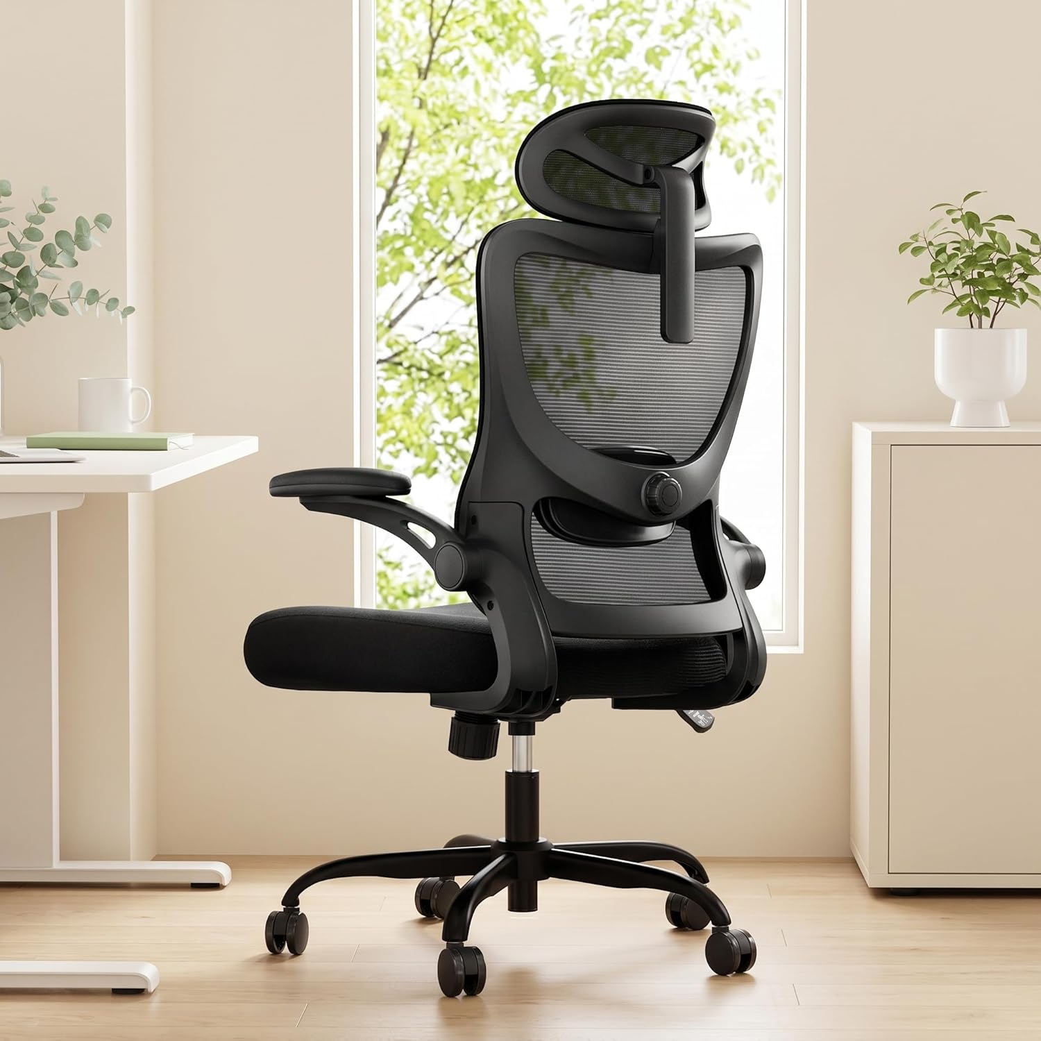 Detalle de Marsail ergonomischer Bürostuhl mit verstellbarer Lordosenstütze, Kopfstütze und 2D-Armlehnen (schwarz)