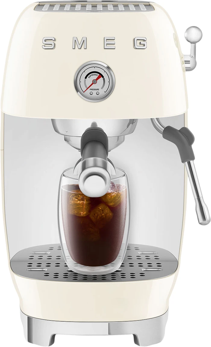 Detalle 2 de Smeg ECF03CREU Creme: Espressomaschine mit Manometer, cremigem Cappuccino und Latte Art