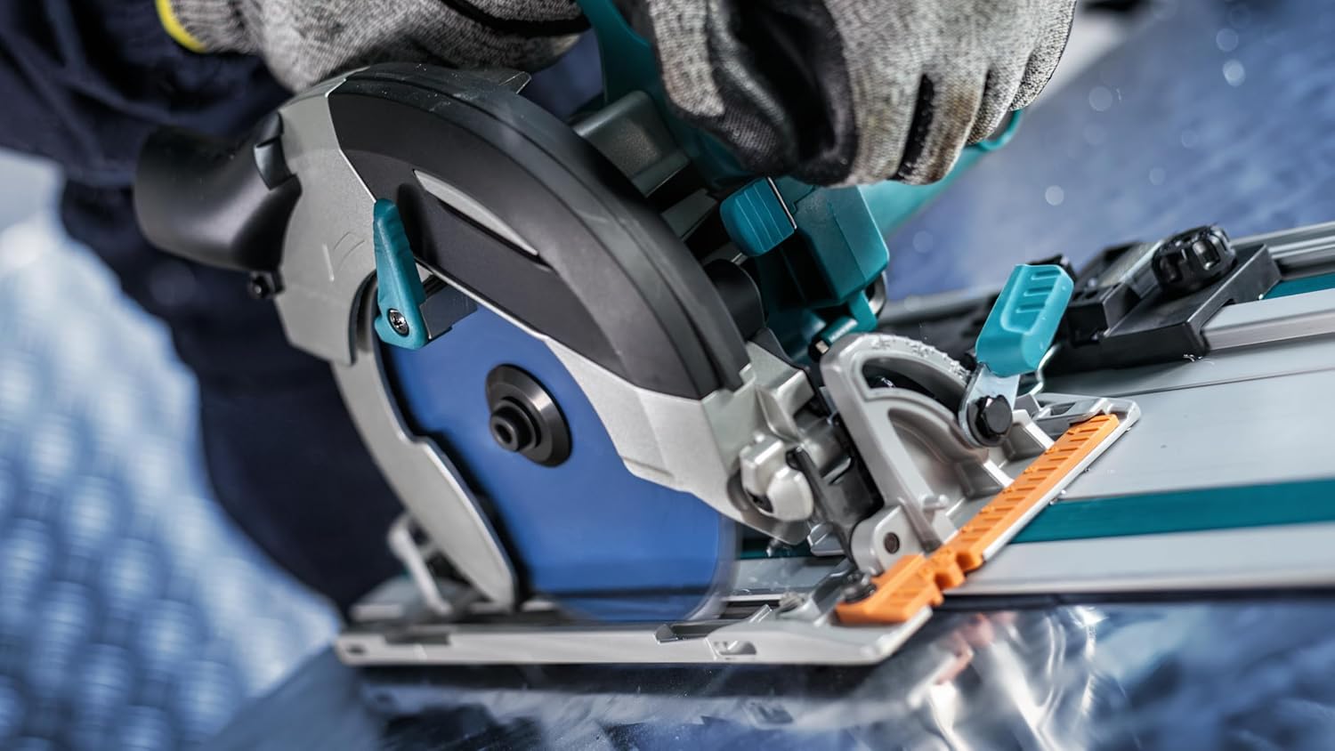 Detalle 1 de Bosch EXPERT aluminiumsågklinga 165 mm, 52 tänder och hårdmetallteknik