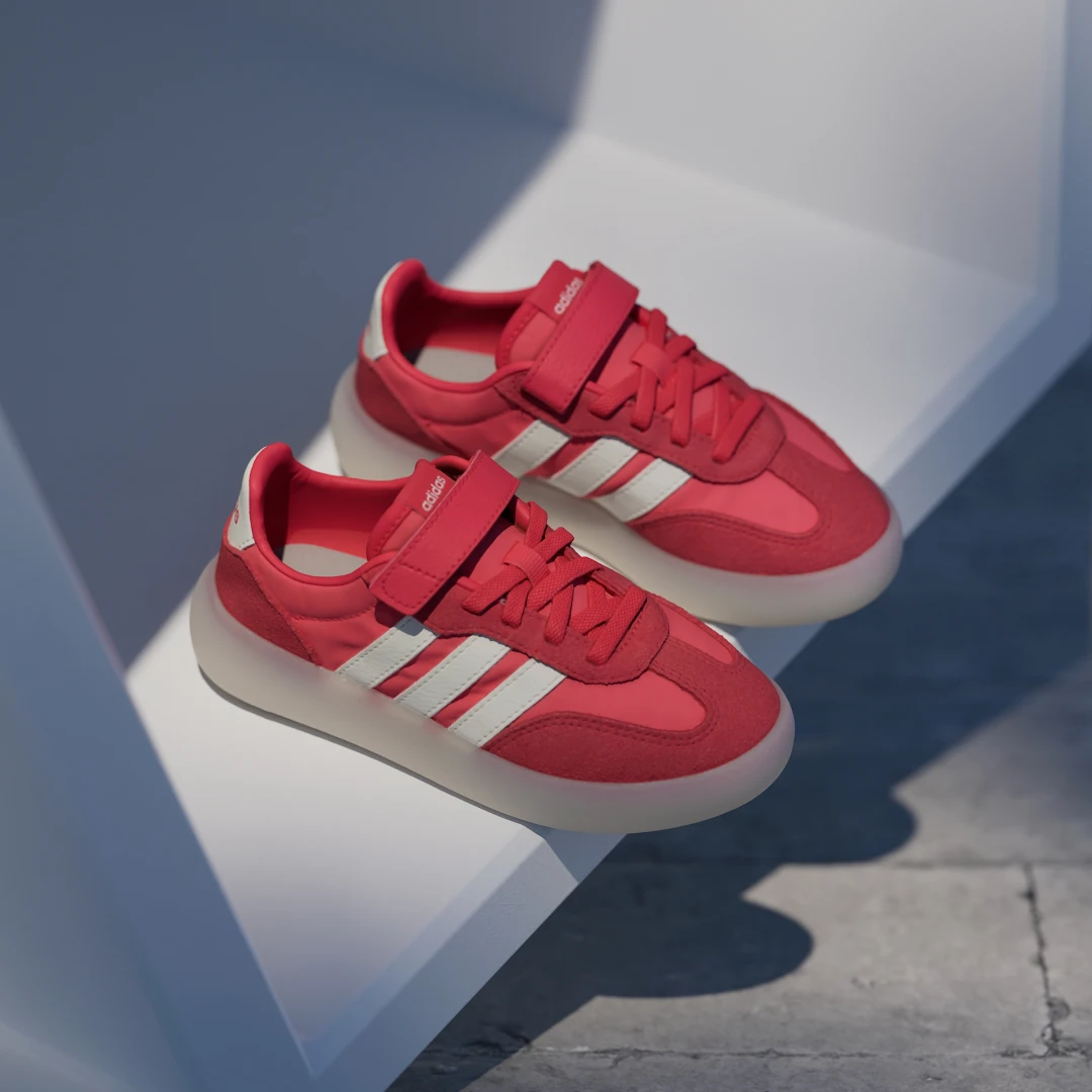 Detalle de Zapatilla Barreda Decode de Adidas – Rojo