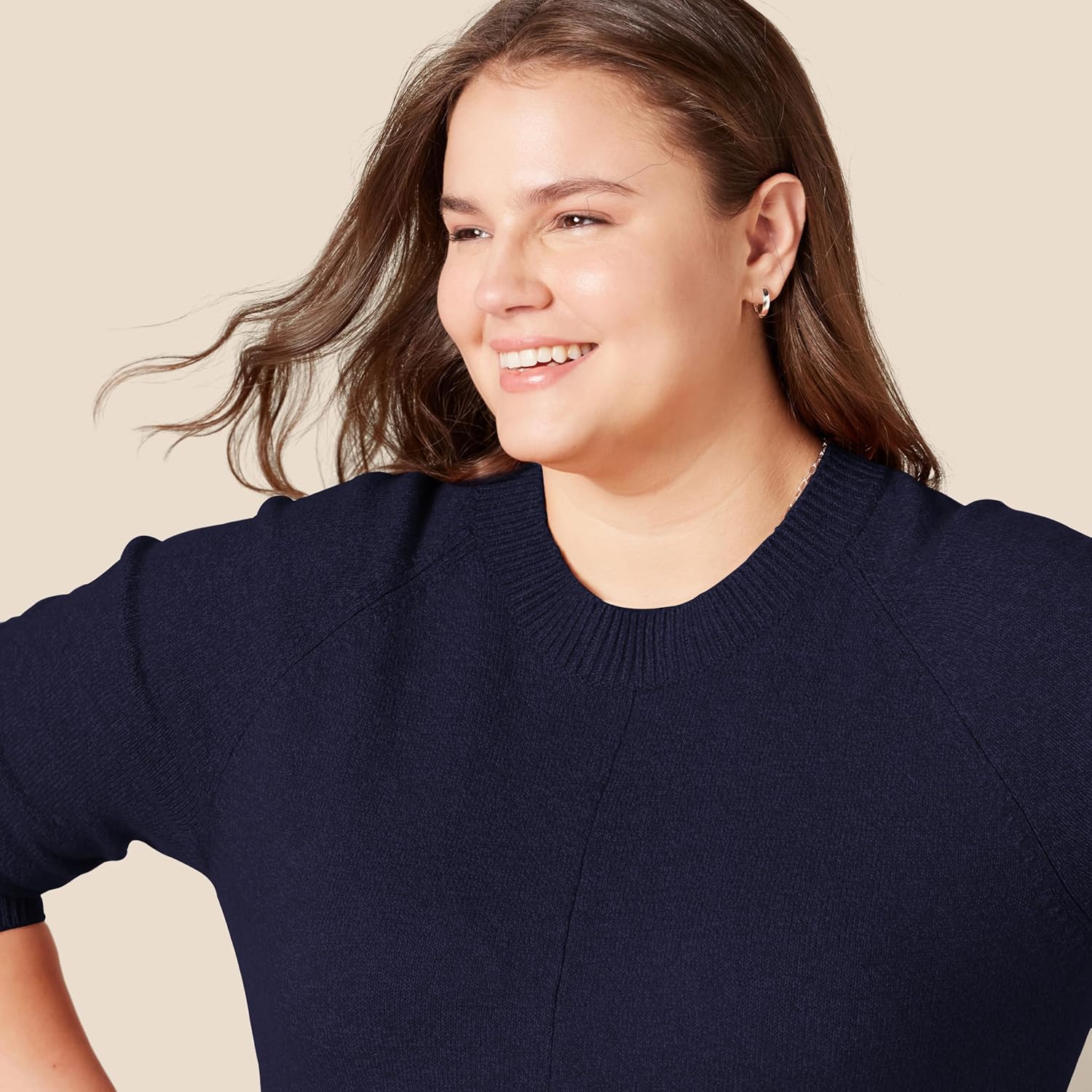 Thumbnail 2 de Amazon Essentials Women's Regular-Fit Soft Touch Long-Sleeve Crewneck Jumper