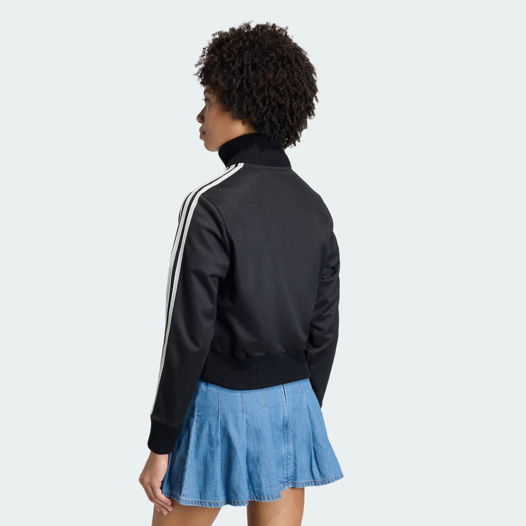 Detalle 2 de SUDADERA FIREBIRD de Adidas con detalles de punto de ganchillo – negro