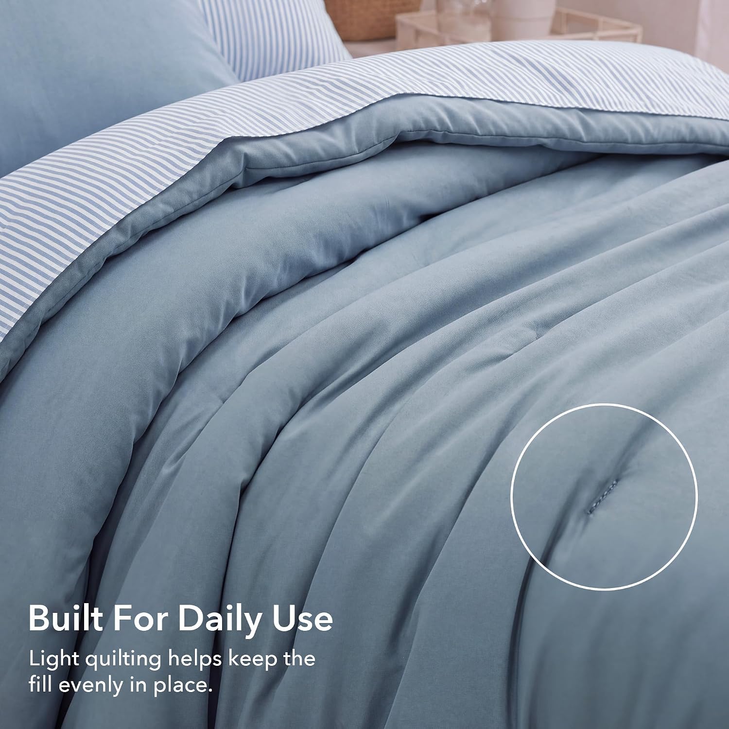 Detalle 2 de Monbix Prewashed Comforter Set, Twin XL 5-Piece Bedding in Dusty Blue