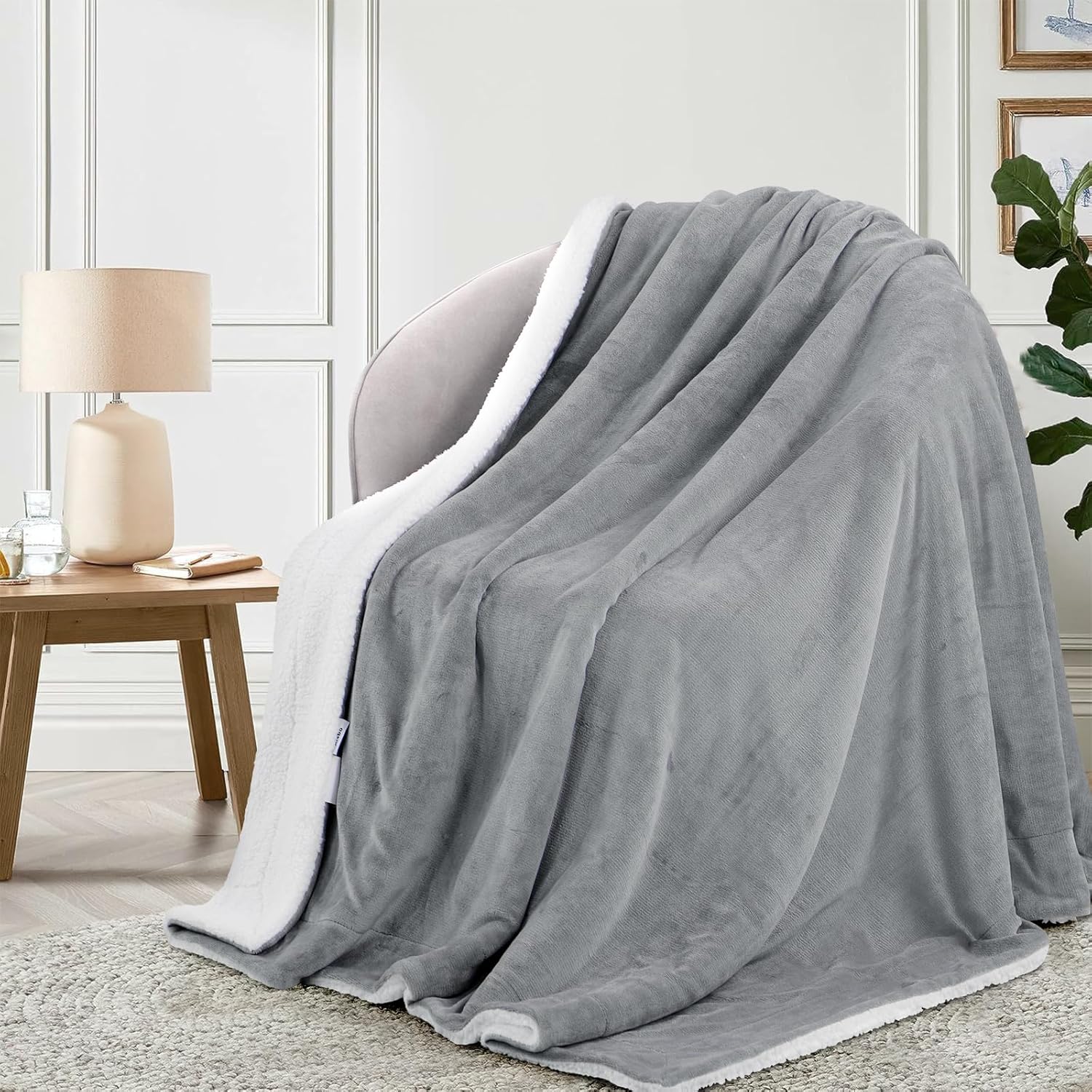 Thumbnail 1 de Aisbo Plaid canapé polaire en sherpa gris 150x200 – couverture douce et chaude