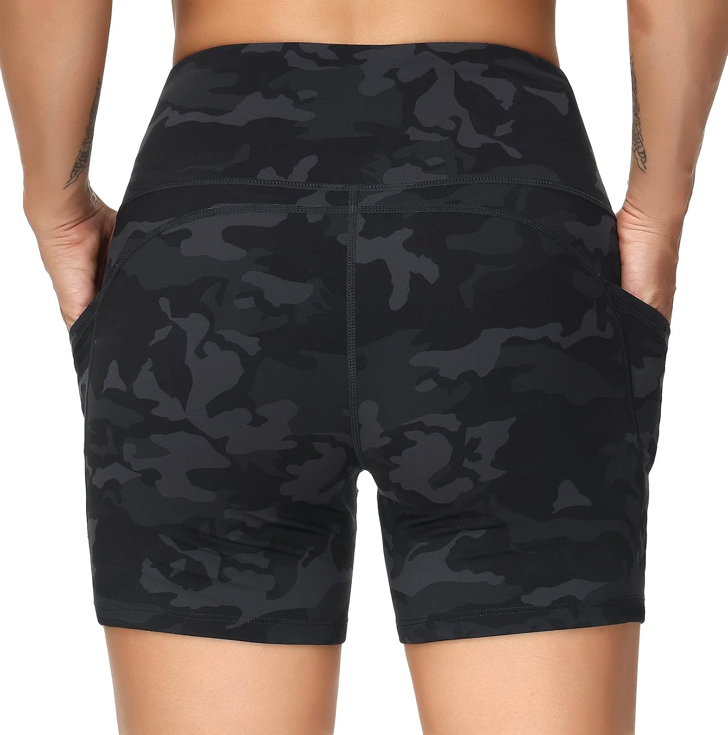 Detalle de THE GYM PEOPLE High Waist Gym Shorts with 2 Deep Pockets and 4-Way Stretch
