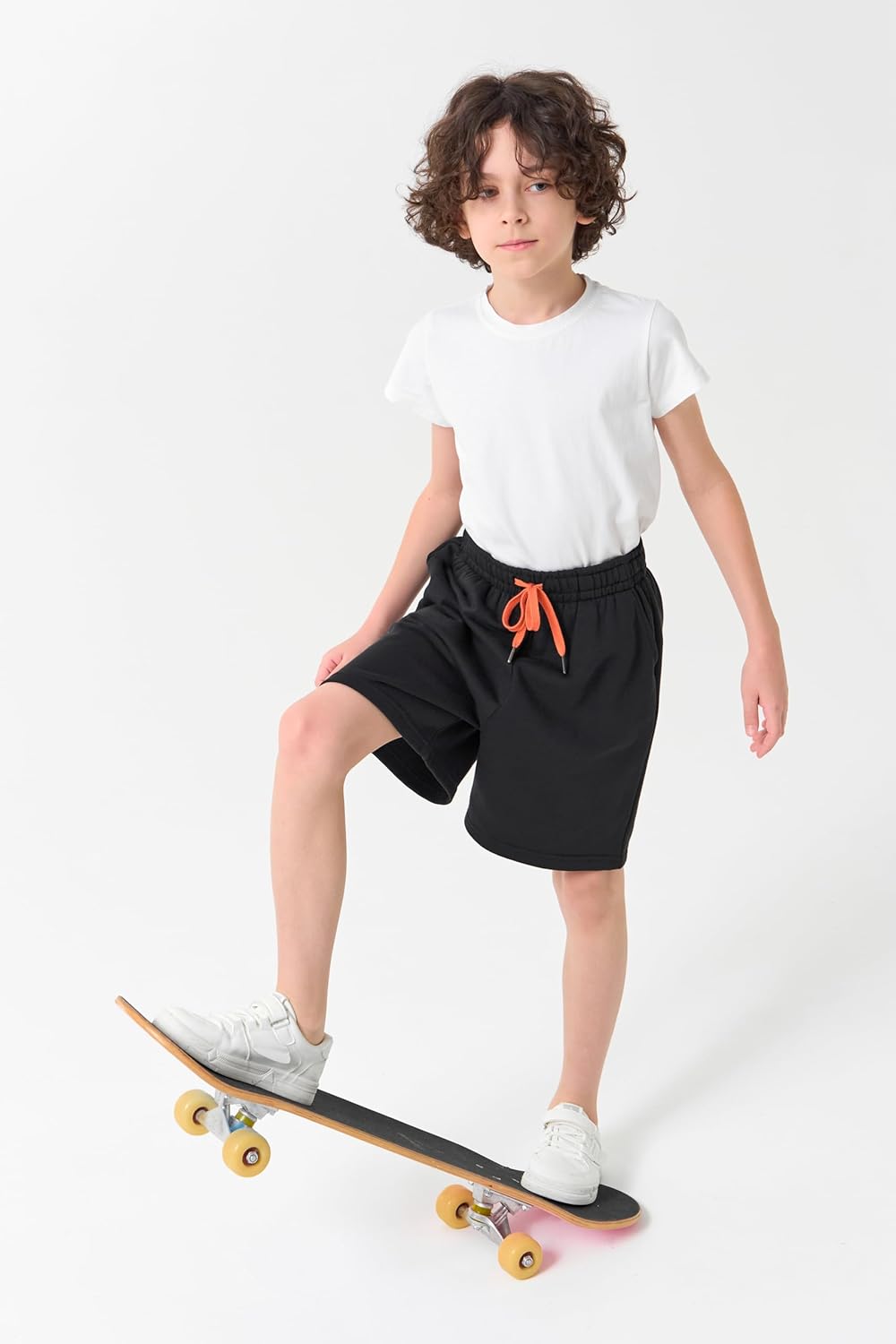 Detalle de Boys Shorts Kids Summer Shorts 3-Pack: Sweat Short Trousers Joggers with Pockets and Drawstring (Size 4–14 Years)