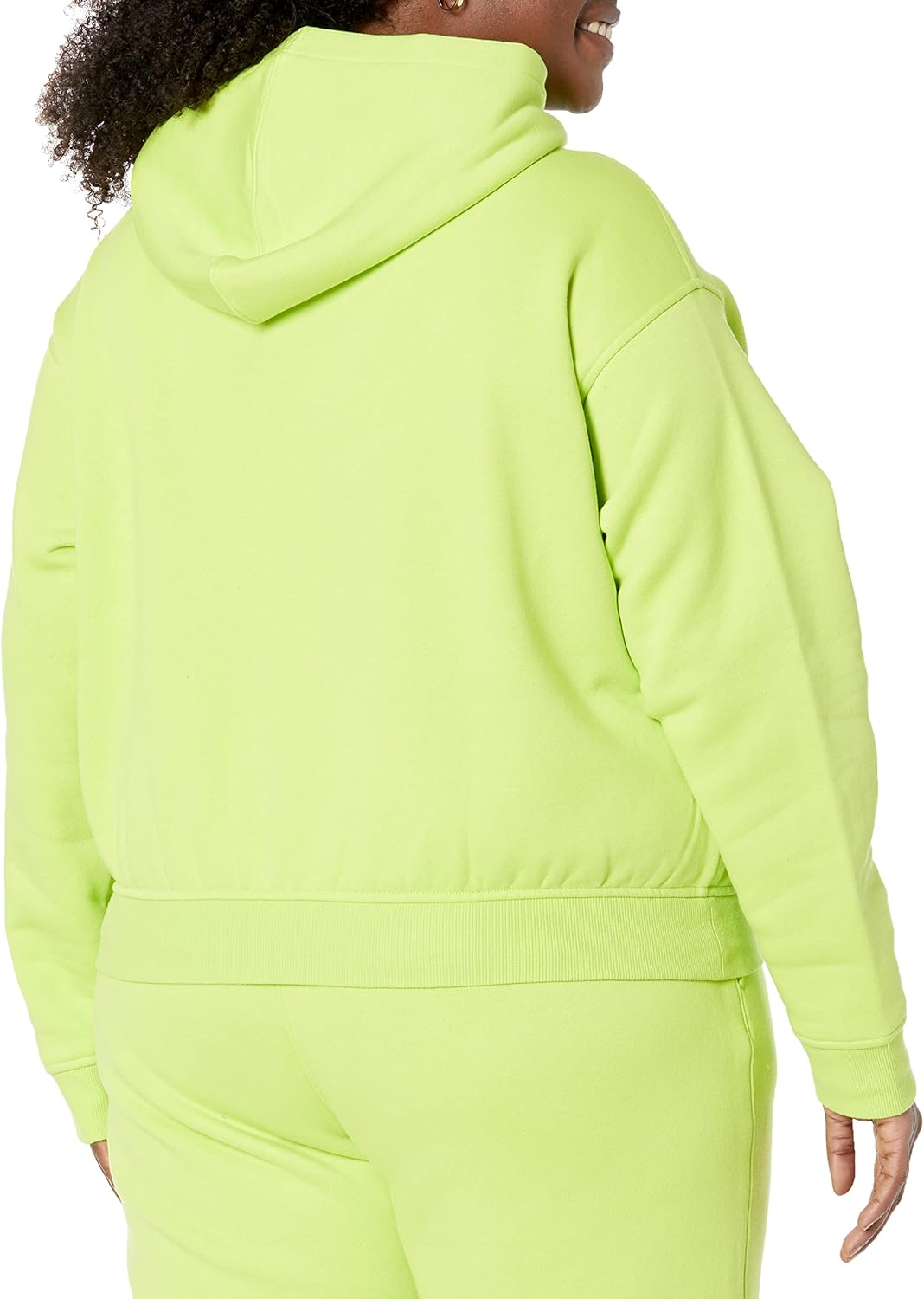 Thumbnail 5 de Amazon Essentials Damen Kurzer Kapuzenpullover aus gebürstetem Fleece (Übergröße) – gemütlich, responsibly hergestellt