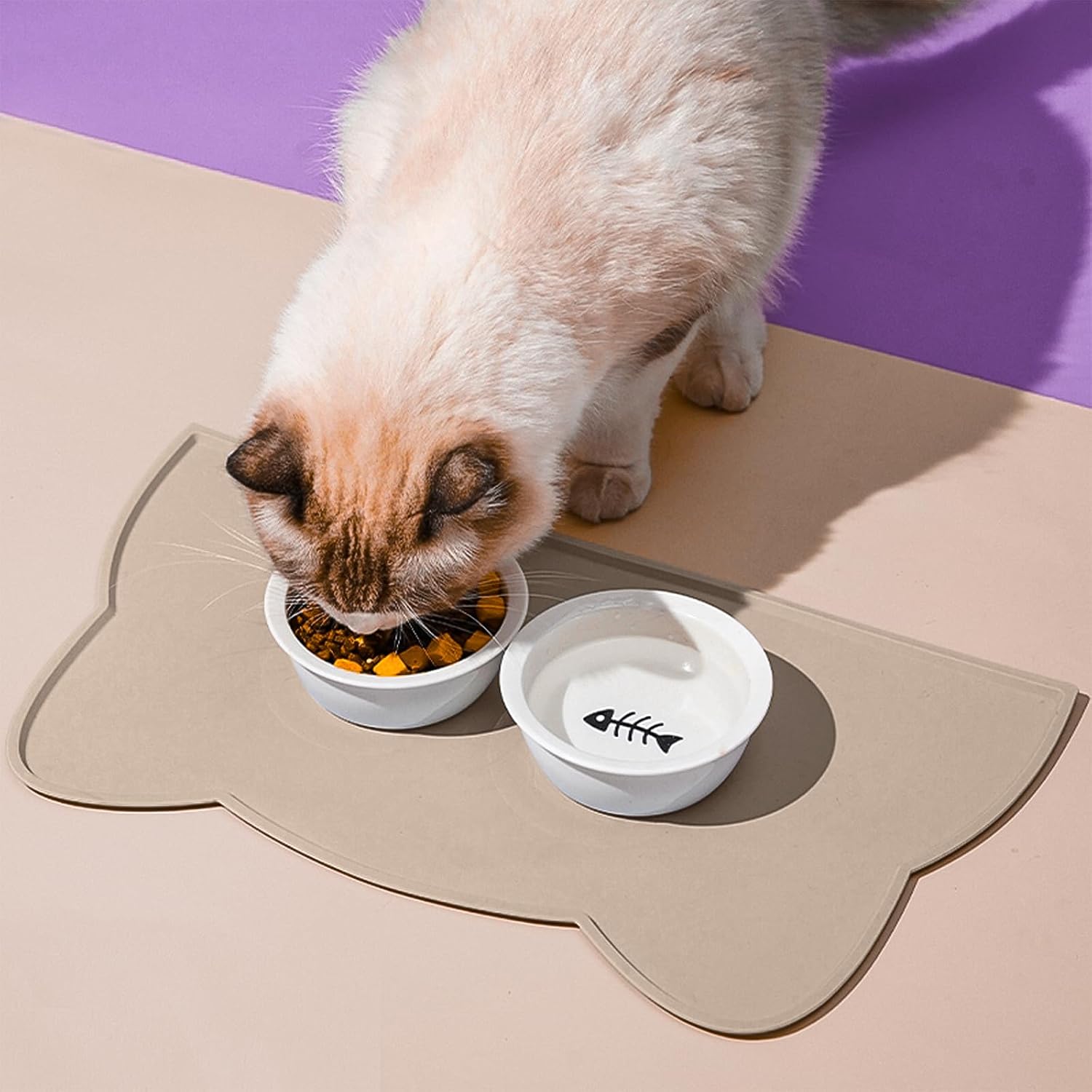 Thumbnail 1 de Cat Food Mat: Silicone Non-Slip, Waterproof Feeding Mat (44x25 cm) for Cats and Dogs