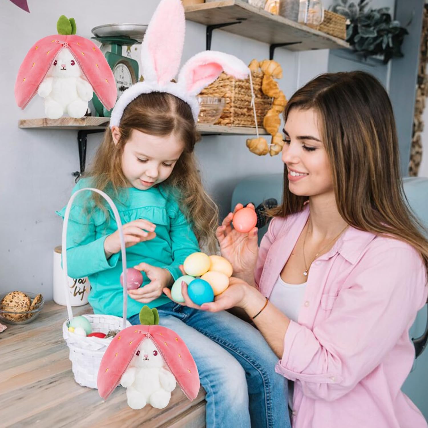 Thumbnail 5 de Irunfast 23cm Easter Bunny Plush Toy (Reversible Strawberry Bunny with Zip Surprise)