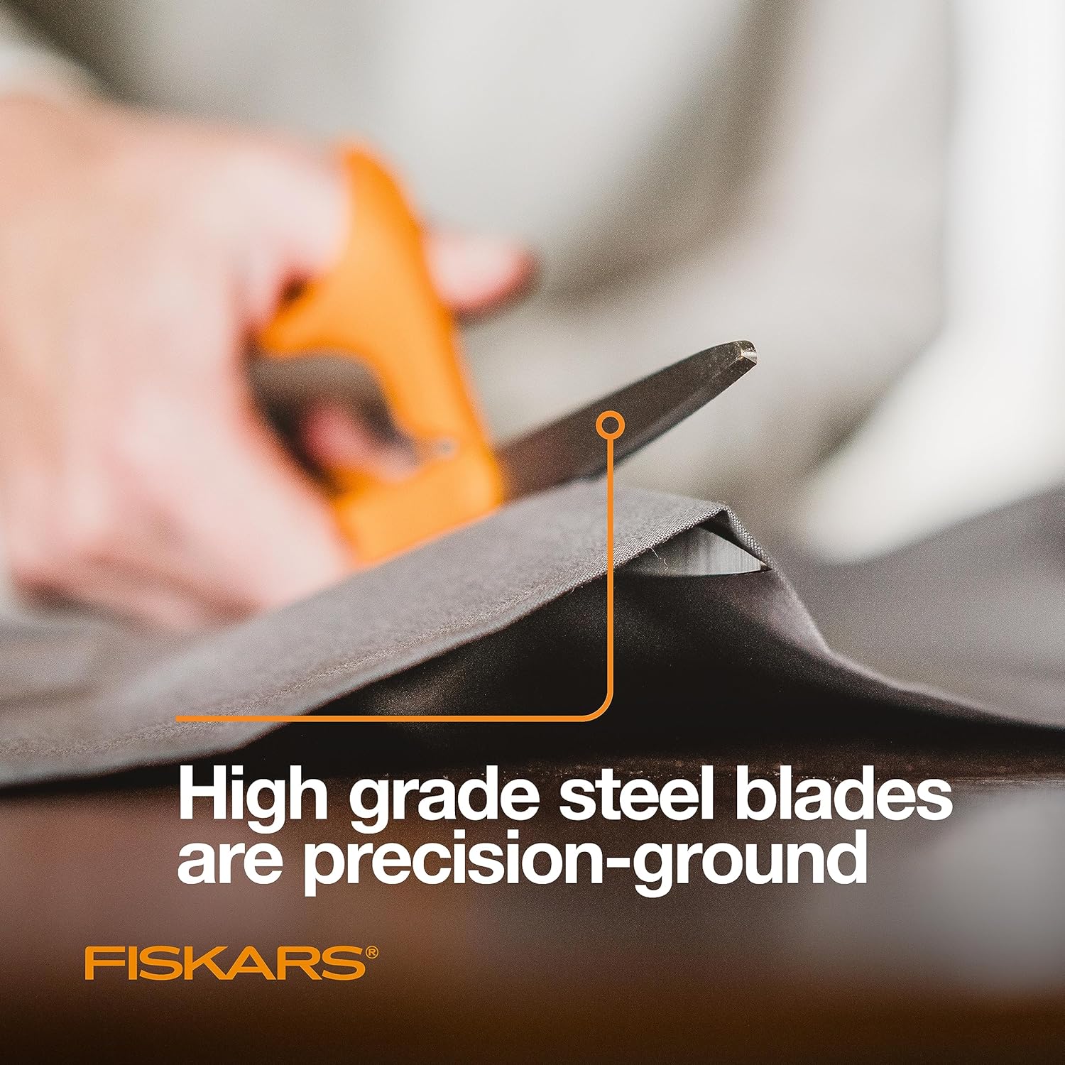 Detalle de Fiskars 右利き用カーブ型多目的はさみ 8インチ、ステンレス鋼・オレンジハンドル