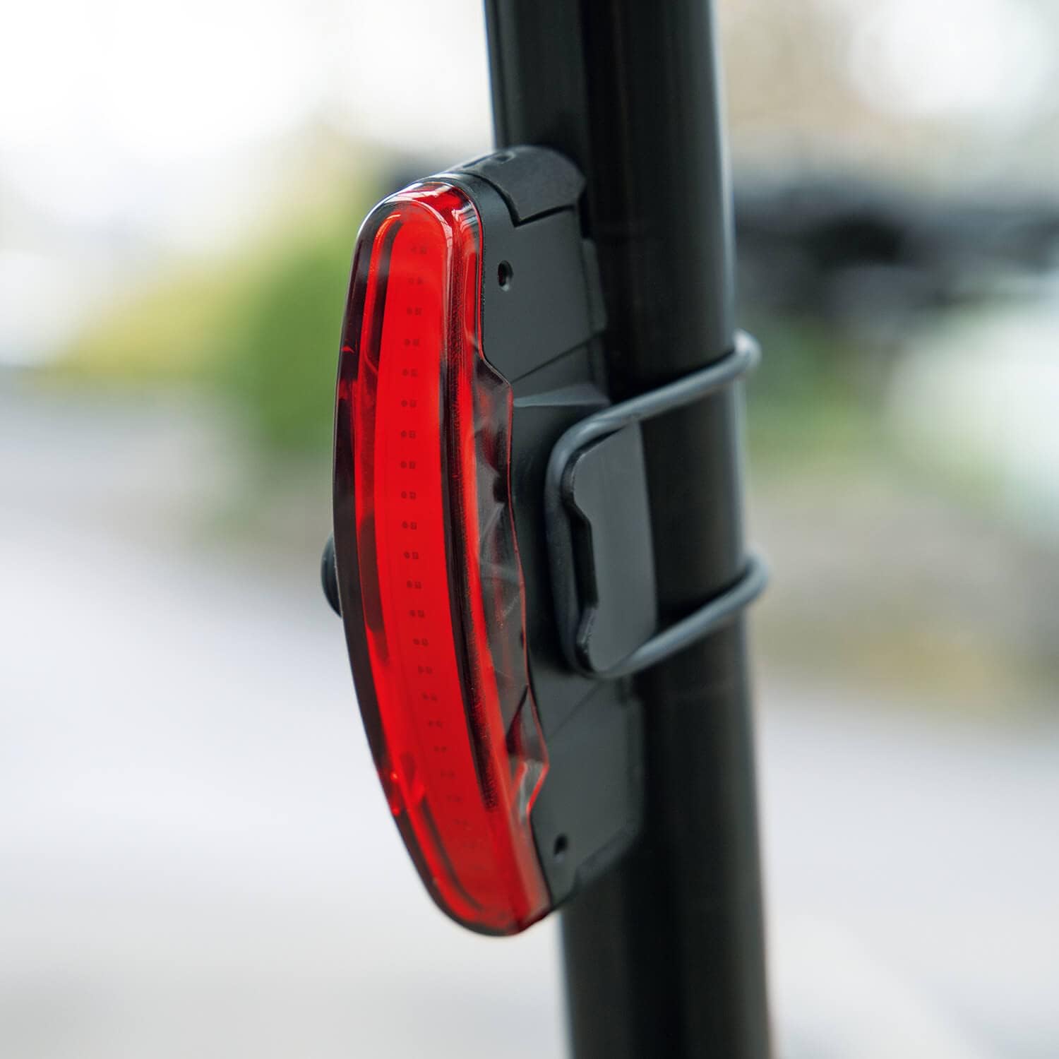 Detalle de SKS GERMANY 11948 INFINITY UNIVERSAL REARLIGHT – tylna lampka LED 30 lm