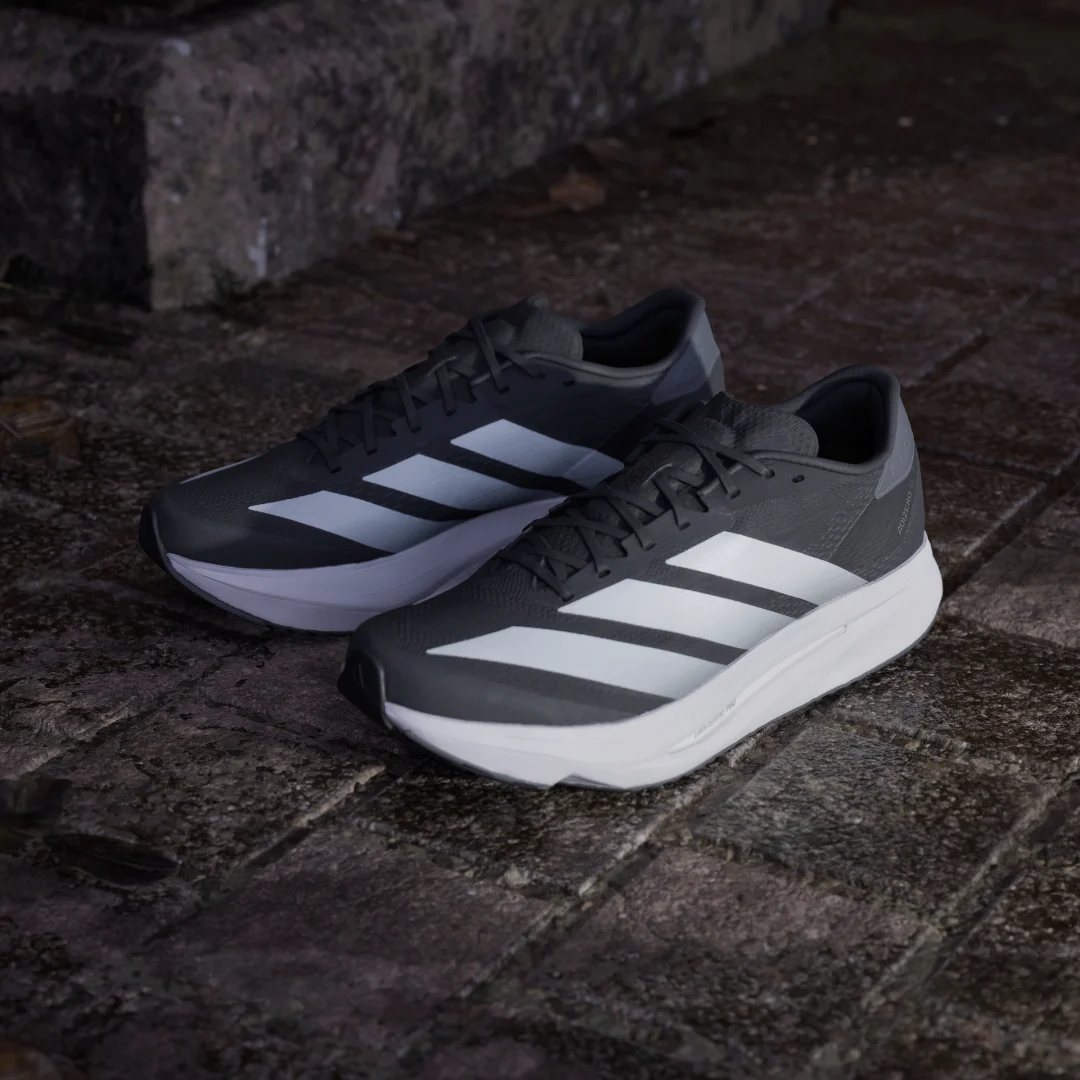 Detalle 2 de Adizero SL 2 de Adidas: zapatilla negra para entrenar con comodidad y confianza