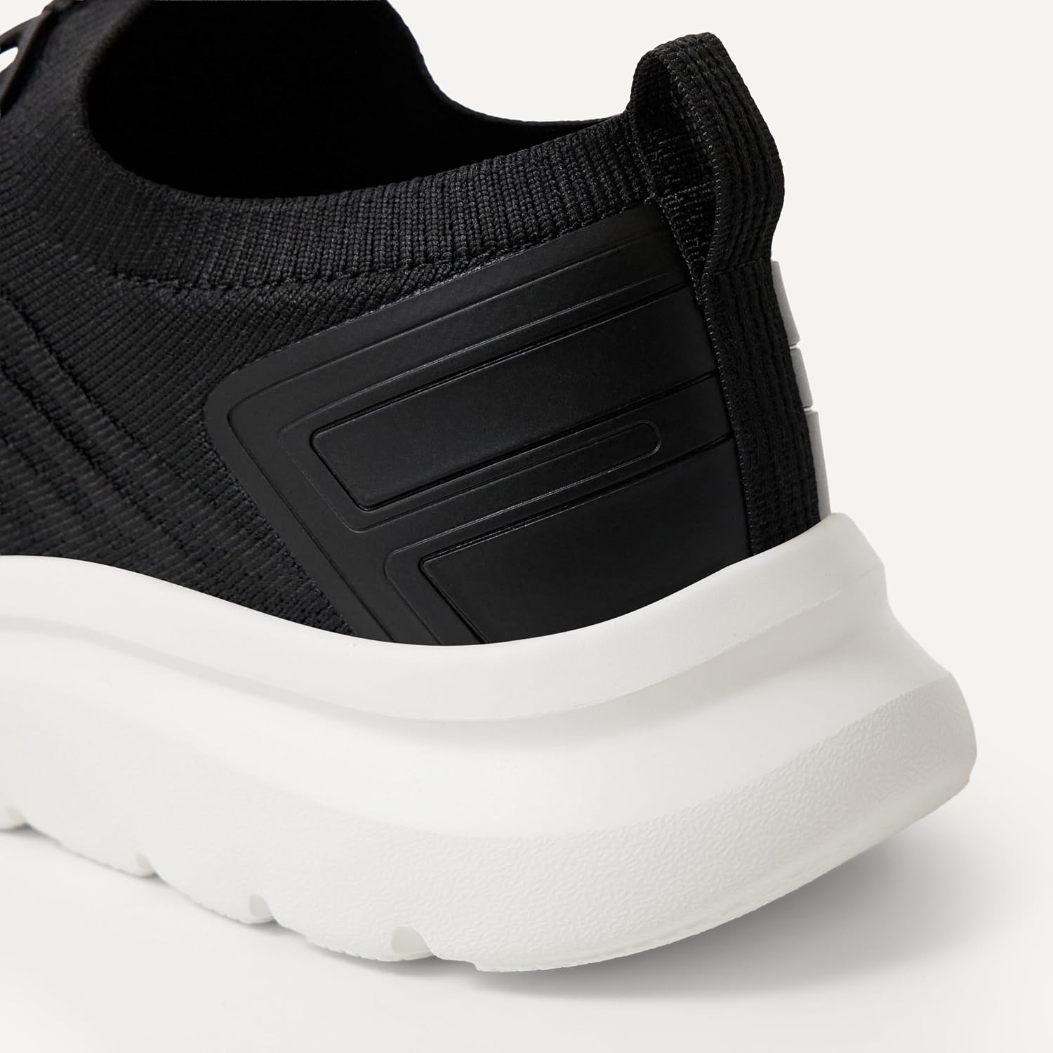 Detalle de Amazon Essentials Men's Lightweight Knit Running Trainers