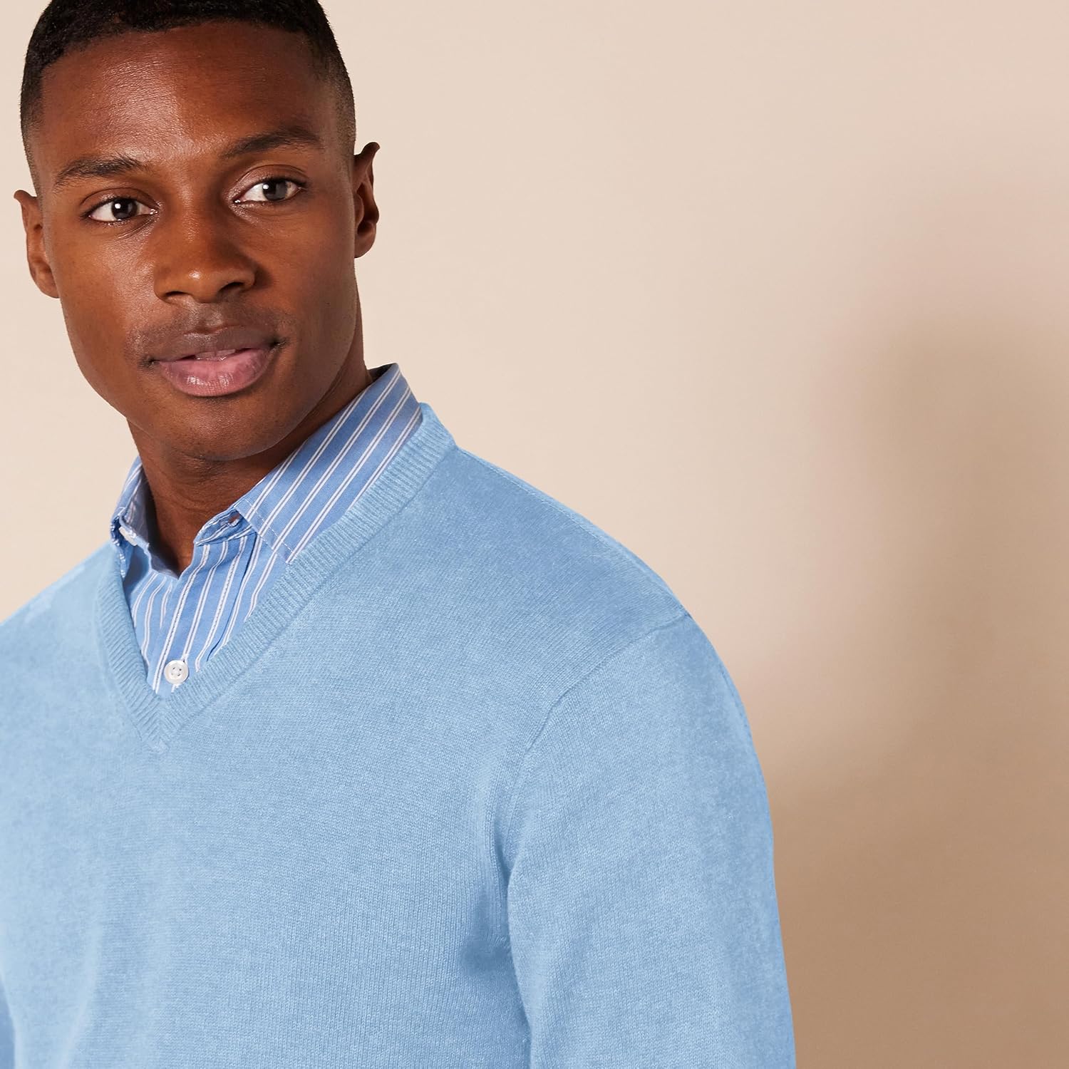 Thumbnail 3 de Amazon Essentials Herren-Pullover mit V-Ausschnitt aus Baumwolle (normale Passform)