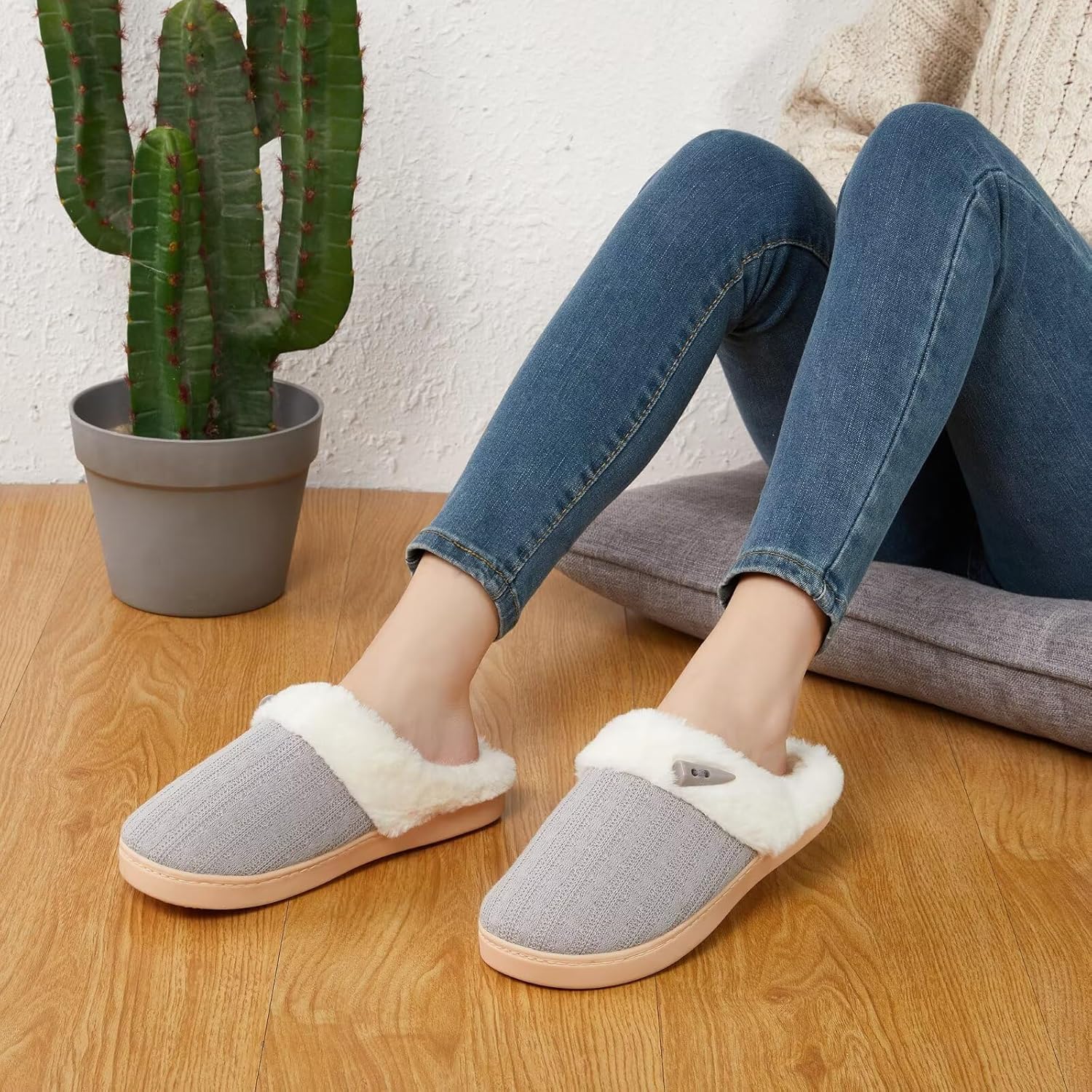 Thumbnail 1 de NineCiFun Women's Slip-On Fuzzy Memory Foam Slippers