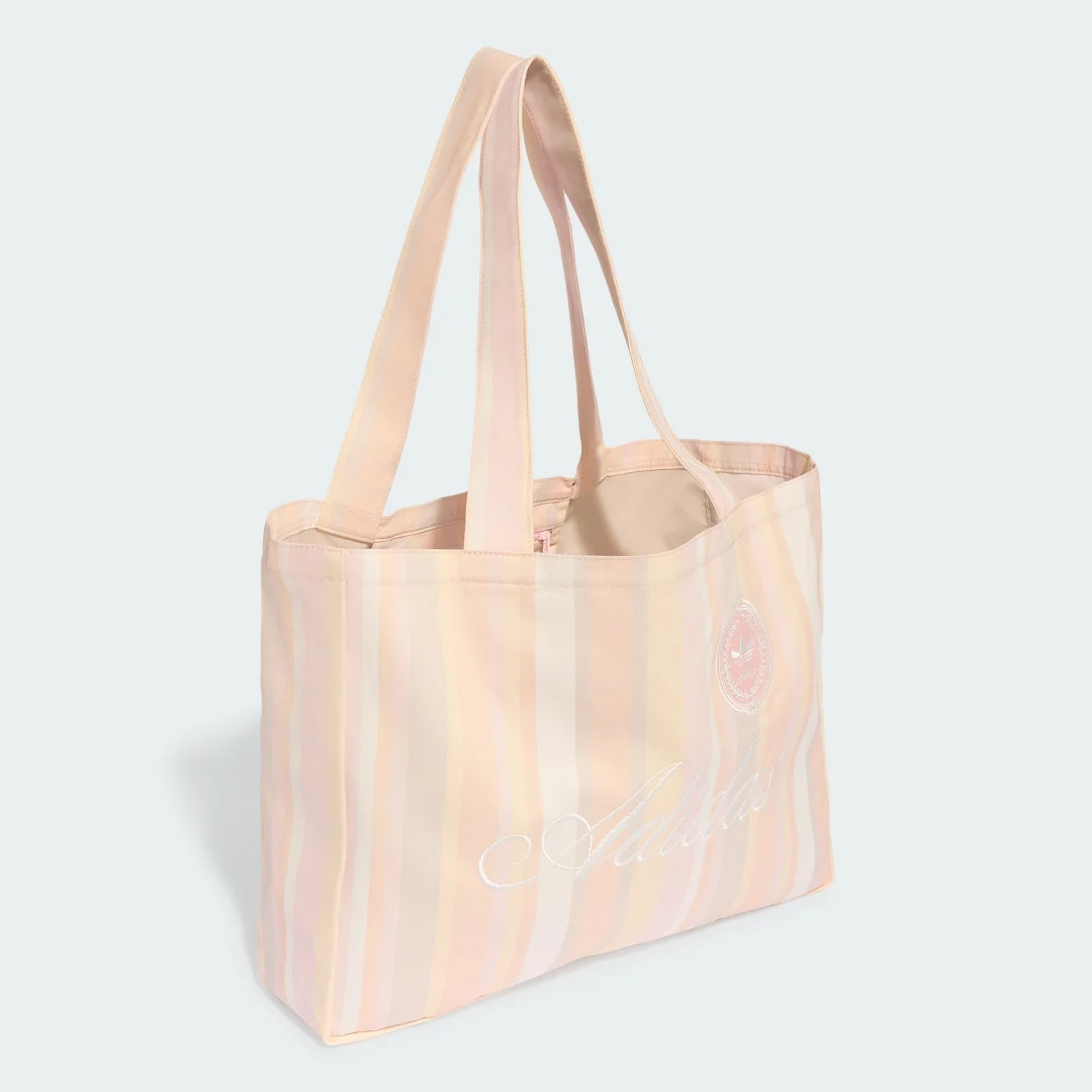 Detalle de Bolsa de tela Summer Glow Canva de Adidas: práctica y versátil para el día a día