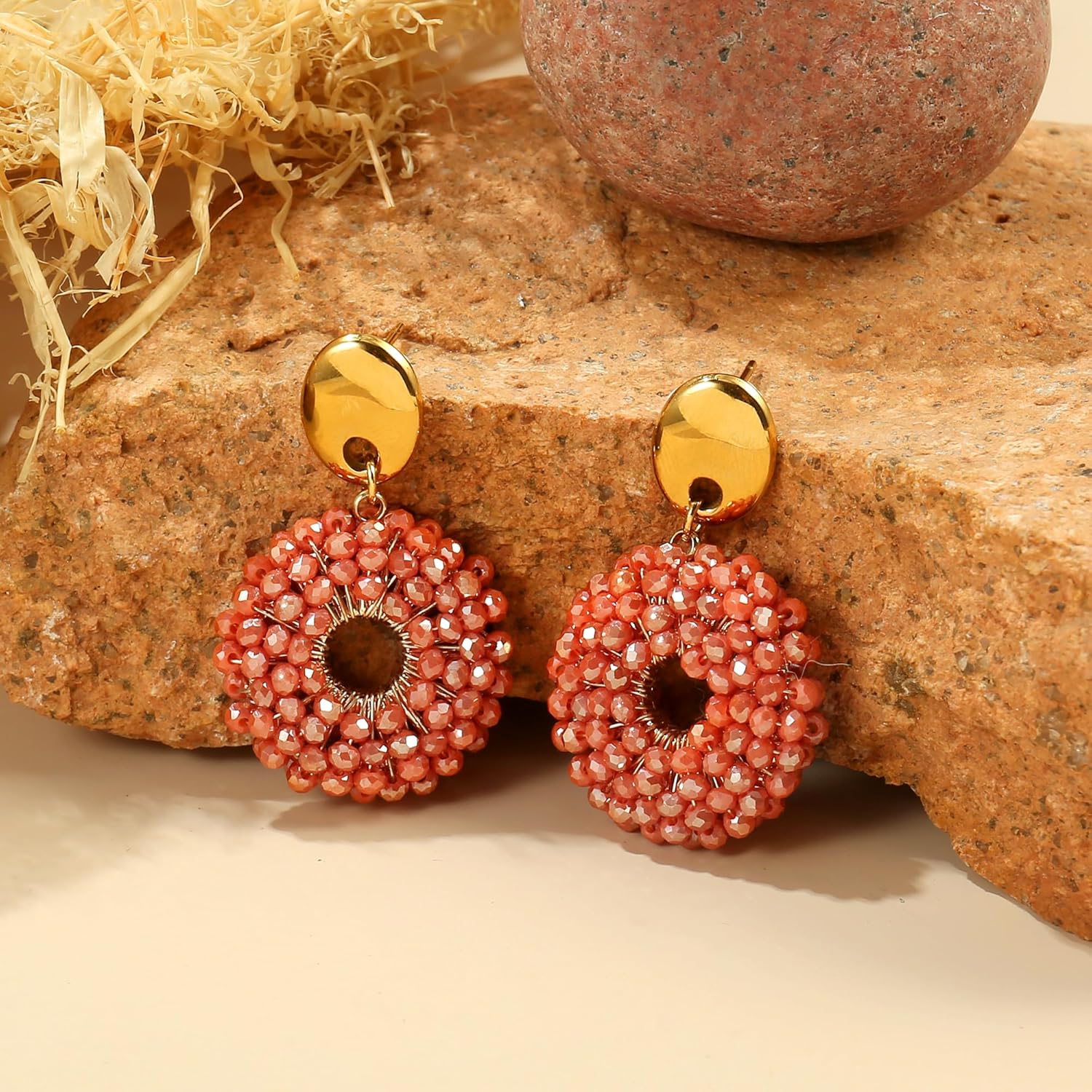 Detalle de Boho Kristall Perlen Ohrringe – Leichte runde Statement-Ohrringe in Gold