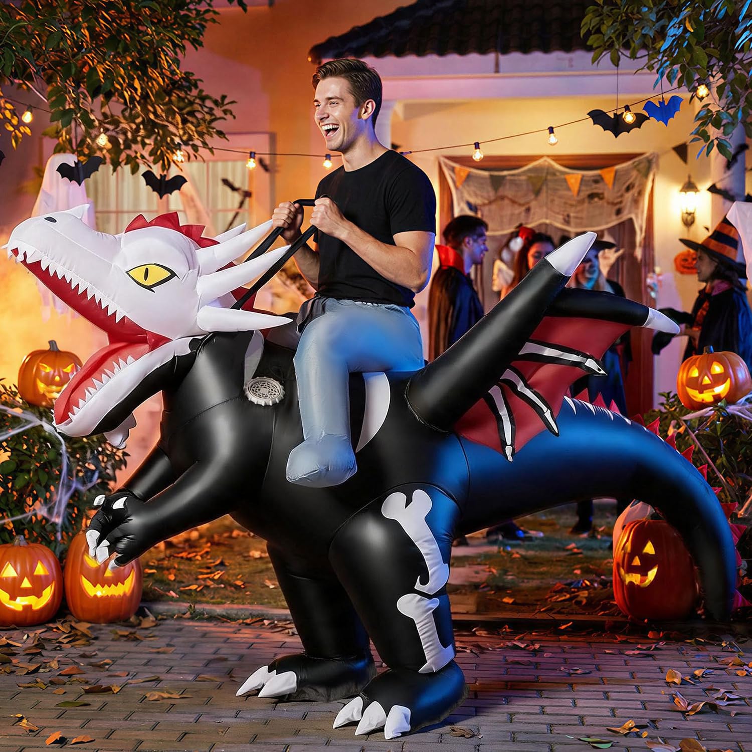 Detalle 2 de NovaFloat 01 Inflatable Riding Dinosaur Costume for Adults with Battery-Powered Fan