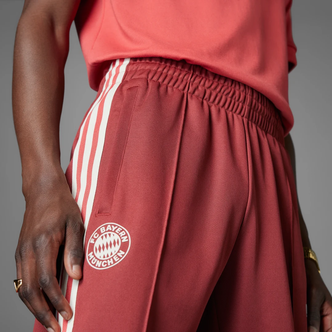 Detalle 2 de Pantalón FC Bayern para entrenamiento